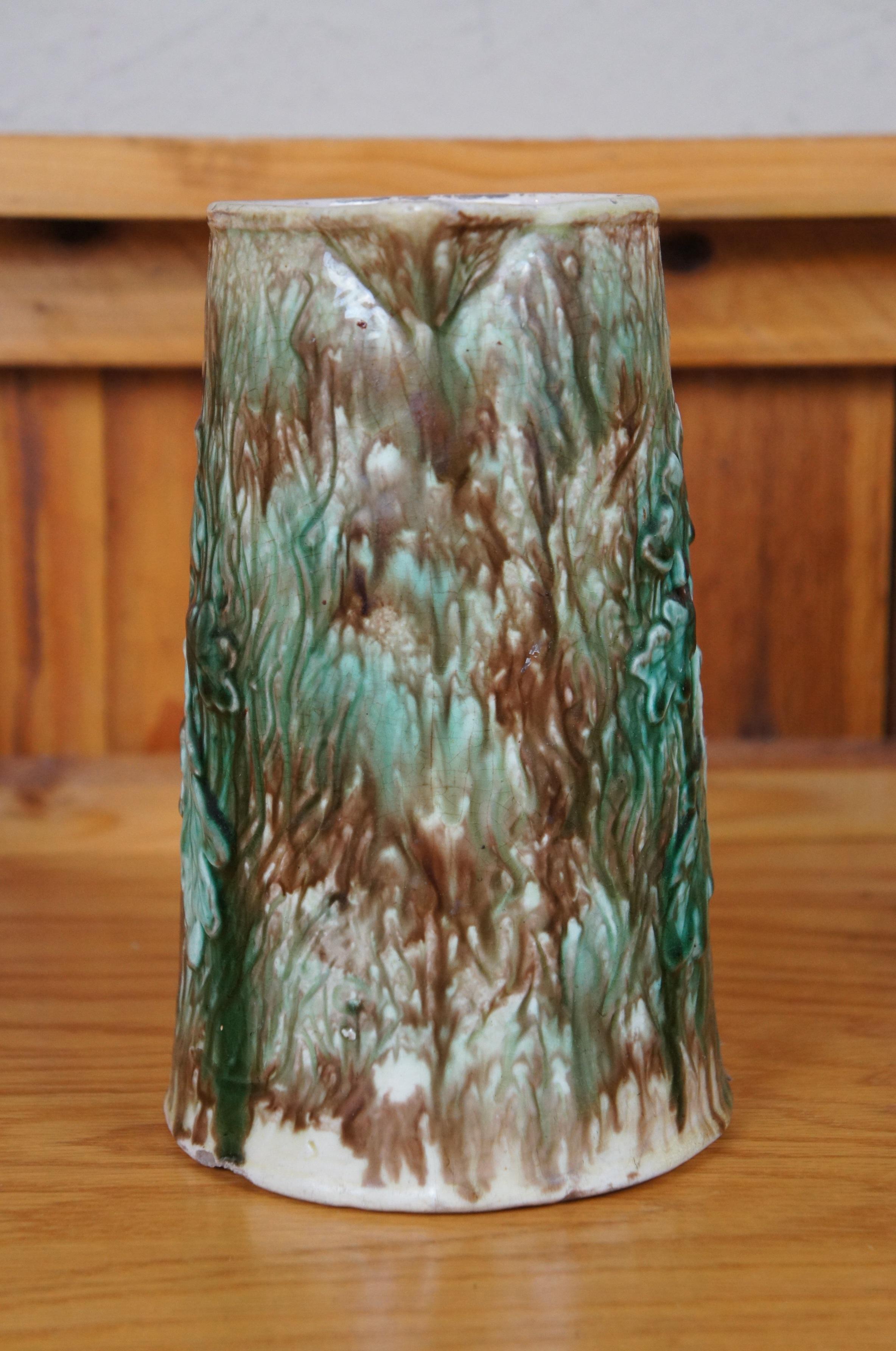 Antica brocca in maiolica con foglie di Oak e corteccia di noce di ghianda, brocca di crema da 8