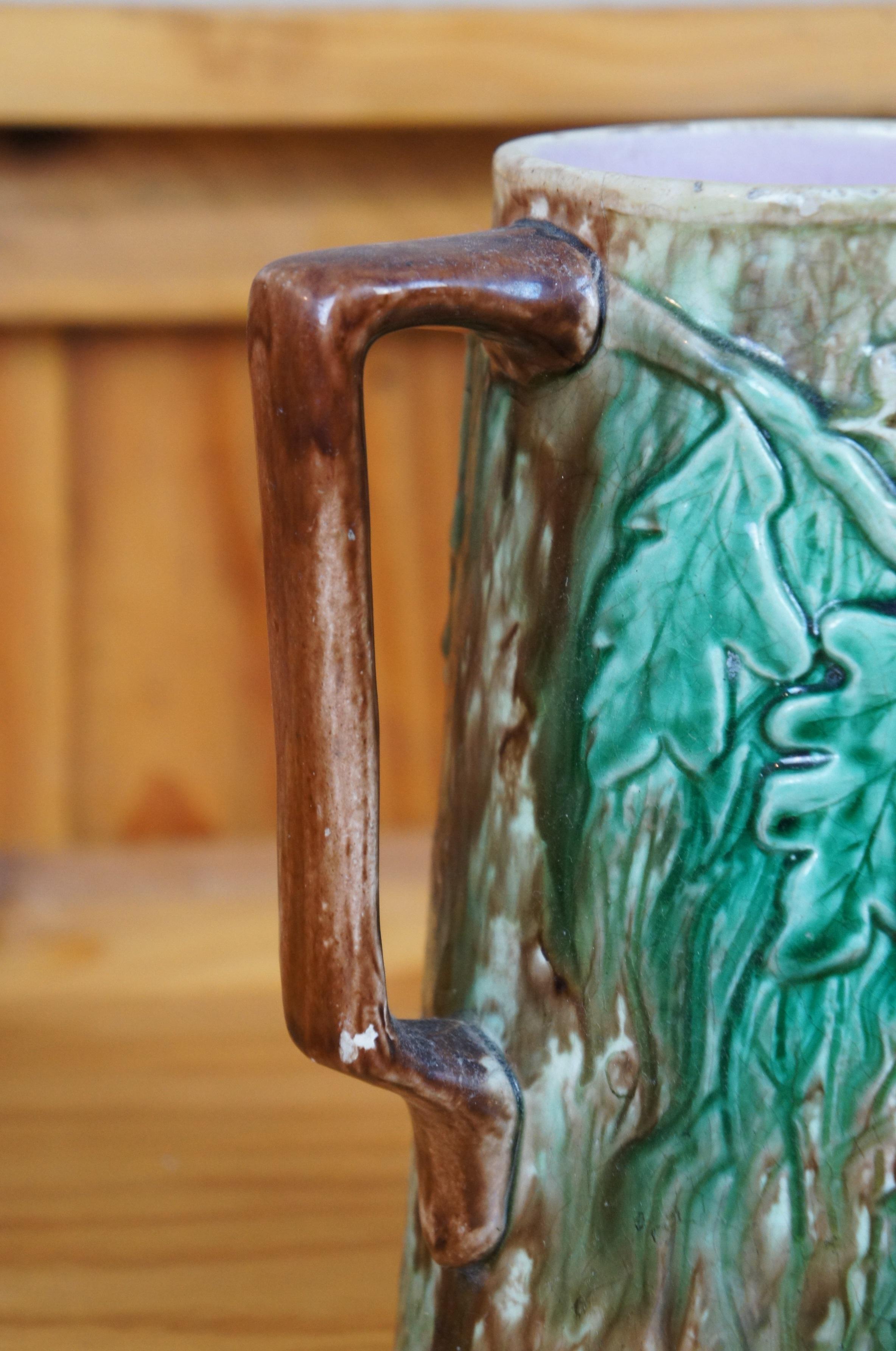 Antica brocca in maiolica con foglie di Oak e corteccia di noce di ghianda, brocca di crema da 8