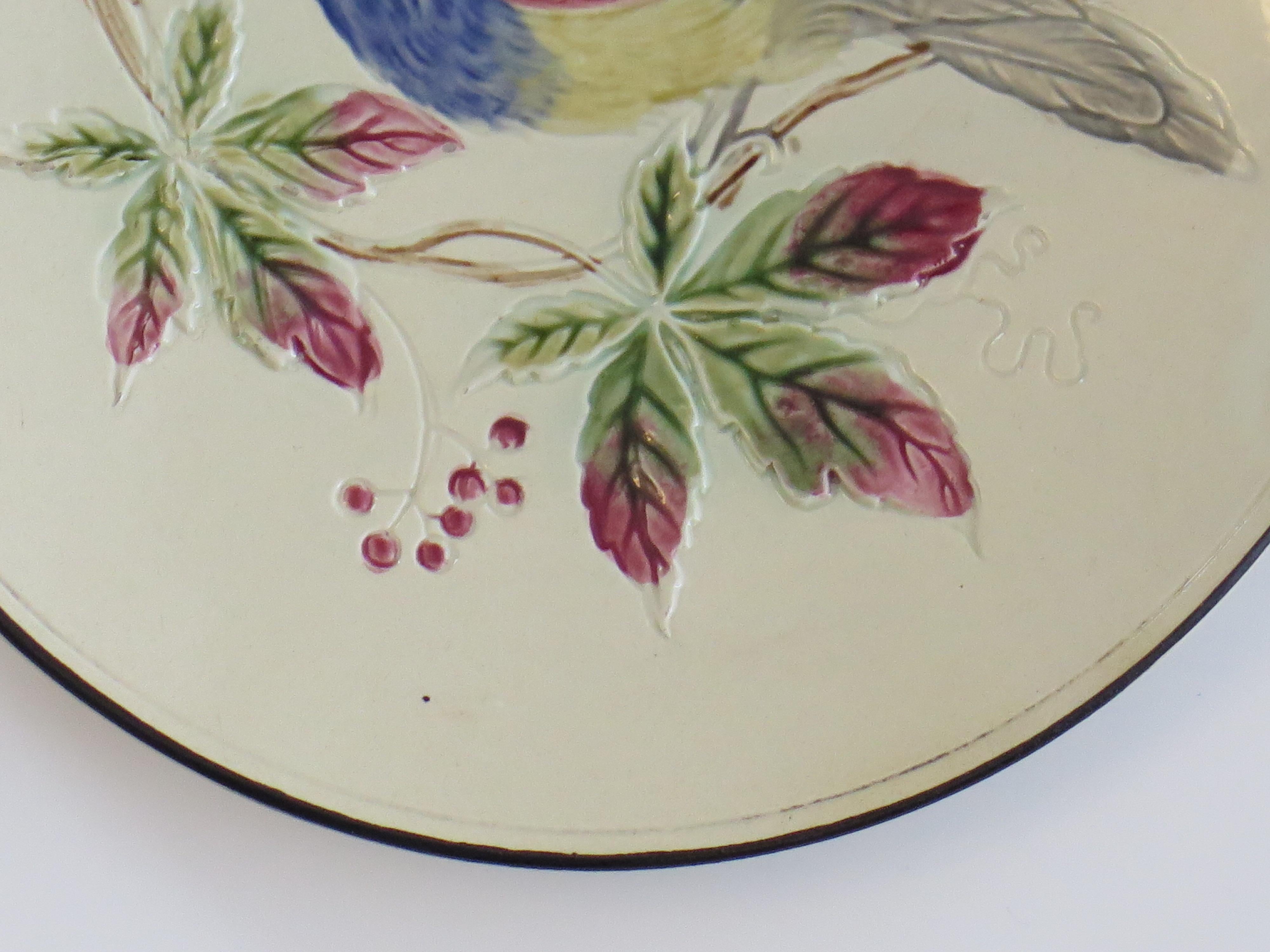 19th Century Antique Majolica Plate with Bird, French Early 19th C For Sale