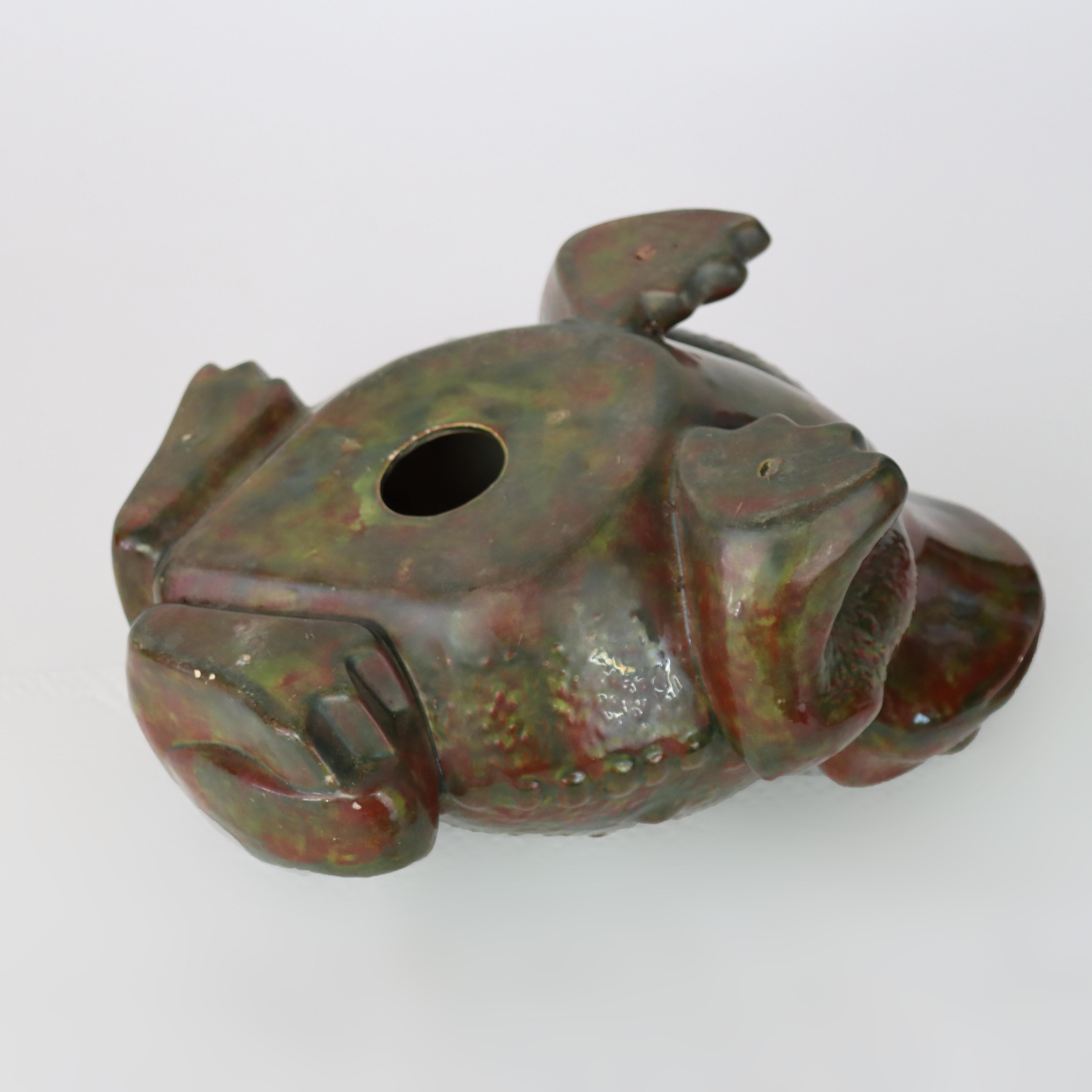 Crapaud de jardin ancien en poterie d'école en majolique C1930 en vente 5
