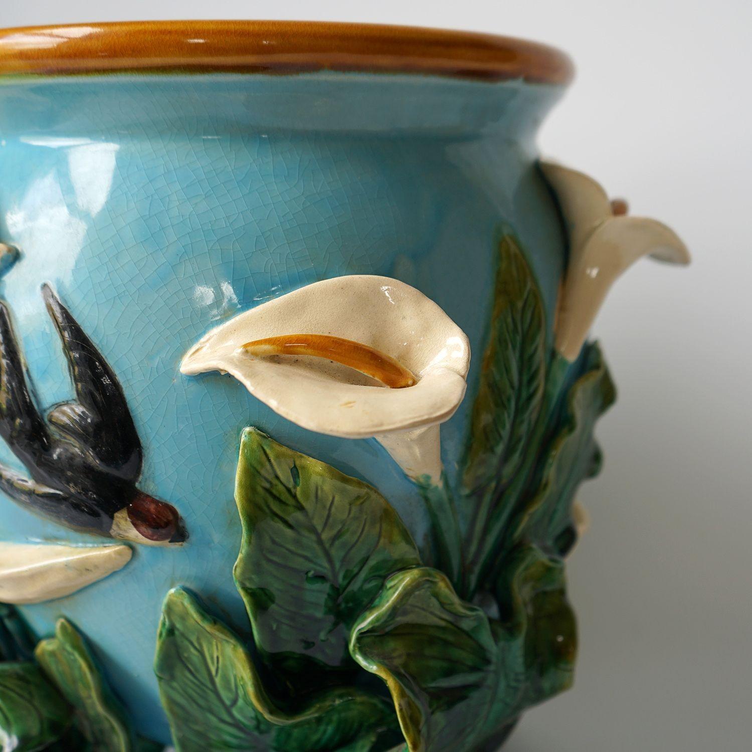 Antique Majolica 'Swallow and Lily' Jardiniere by George Jones, 19th Century In Good Condition In Bristol, GB