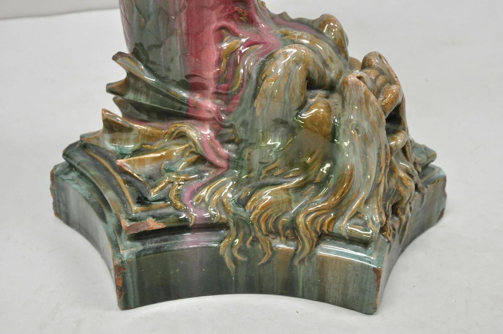 Terracotta Antico piedistallo per piante in terracotta Delfino Serpente Rosa in vendita