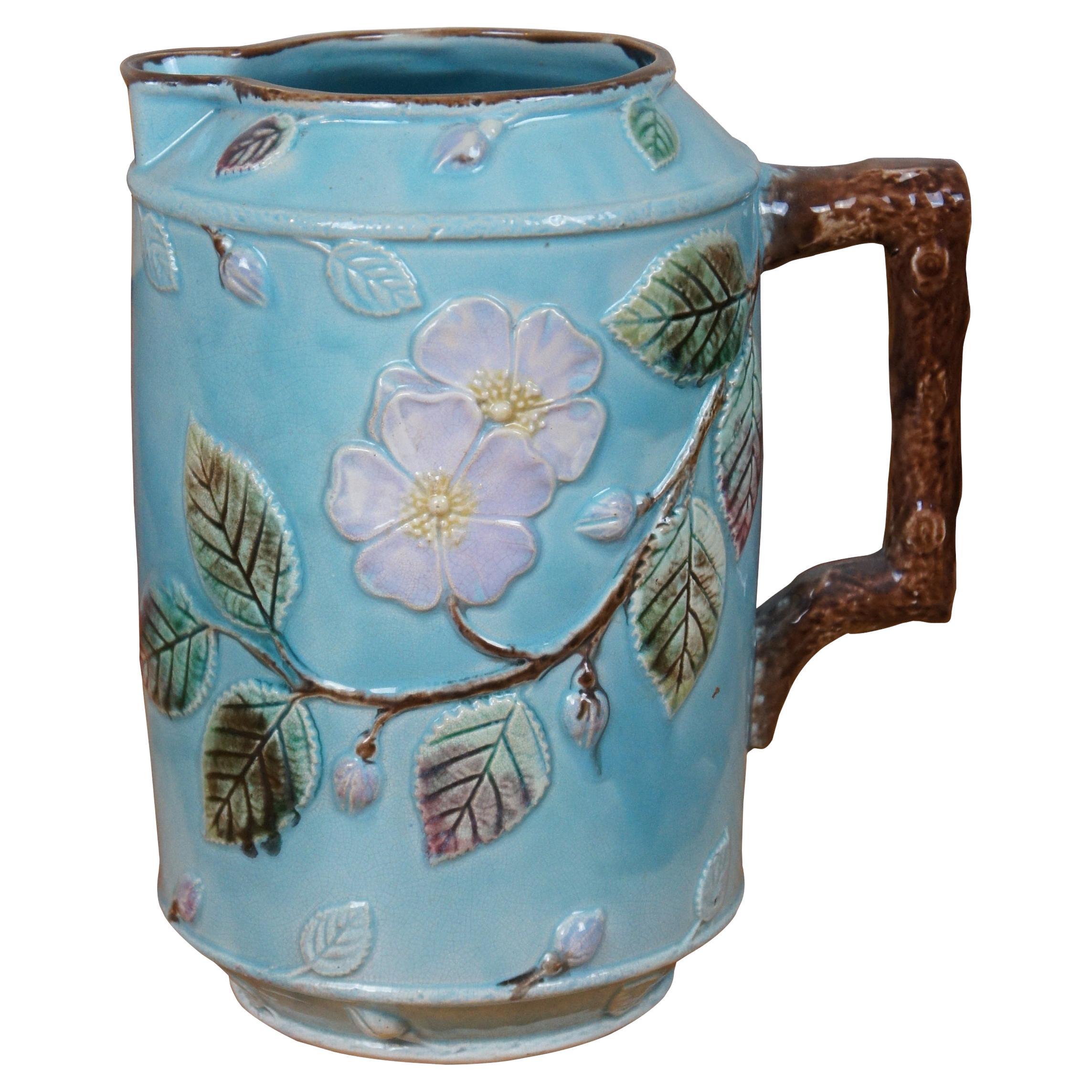Antique Majolica Turquoise Blue French Barbotine Dog Rose Flower Pitcher Jug 10" (cruche) en vente
