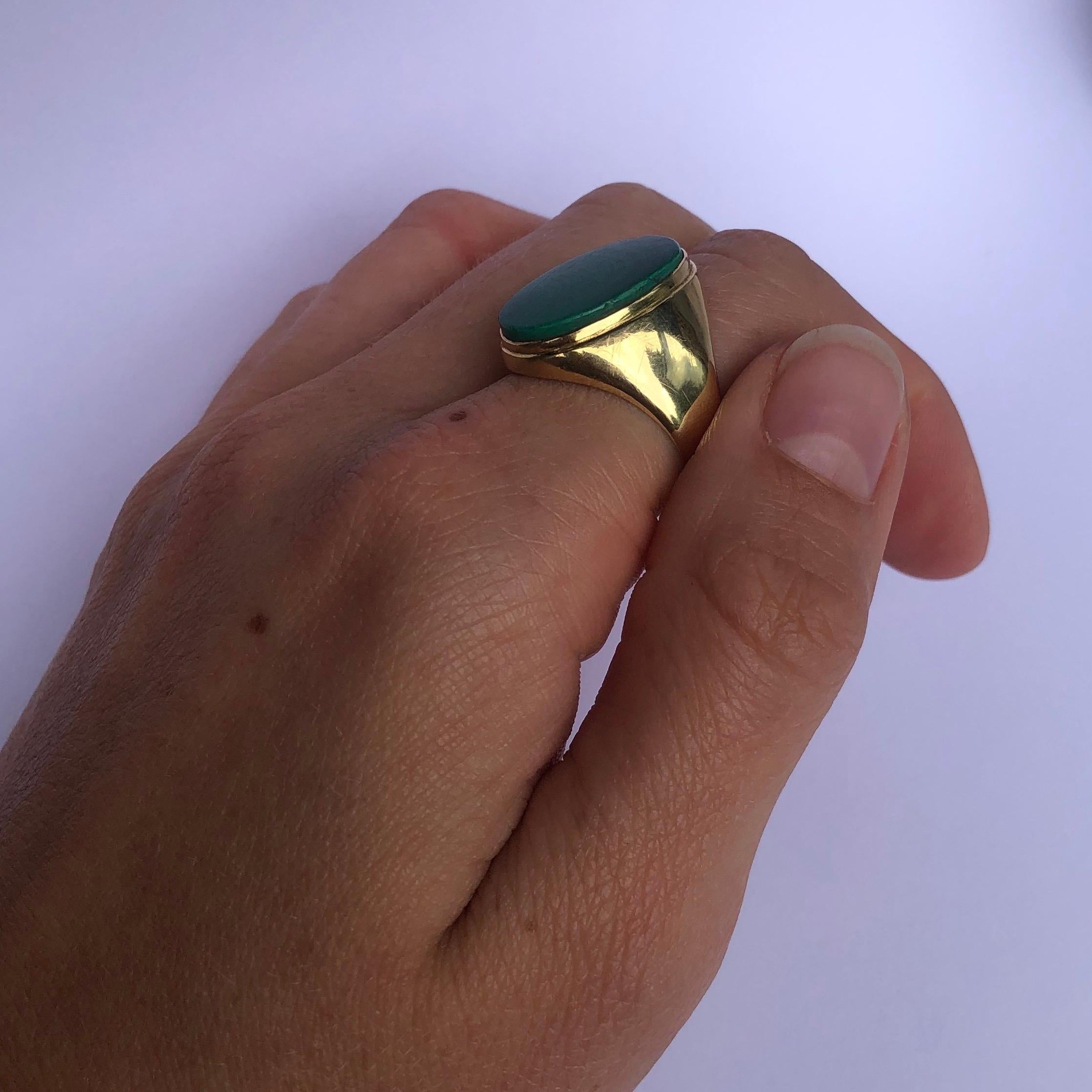 Oval Cut Antique Malachite and 18 Carat Gold Signet Ring For Sale