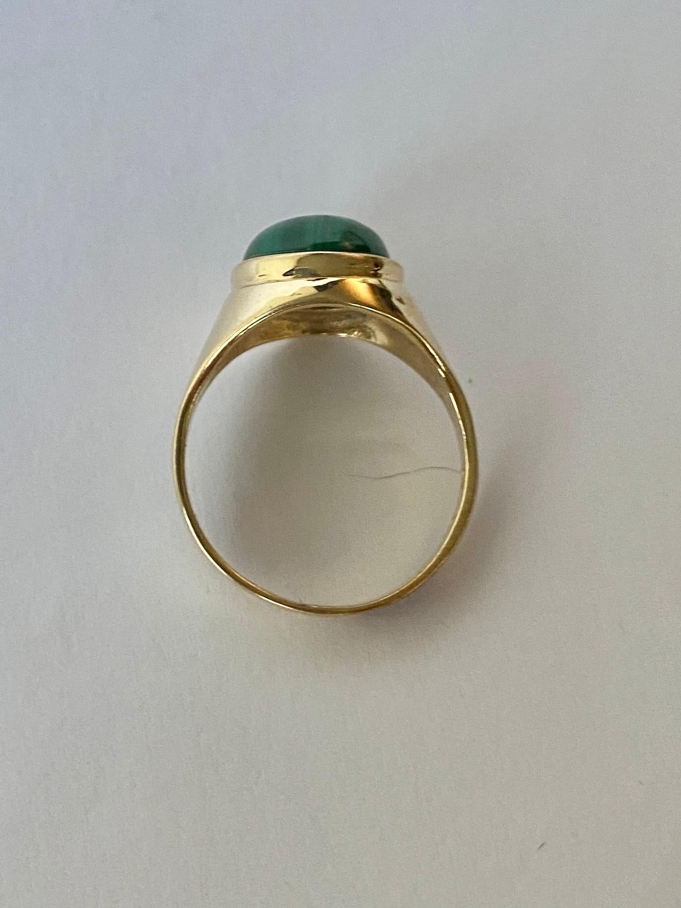 Modern Antique Malachite and 9 Carat Gold Signet Ring