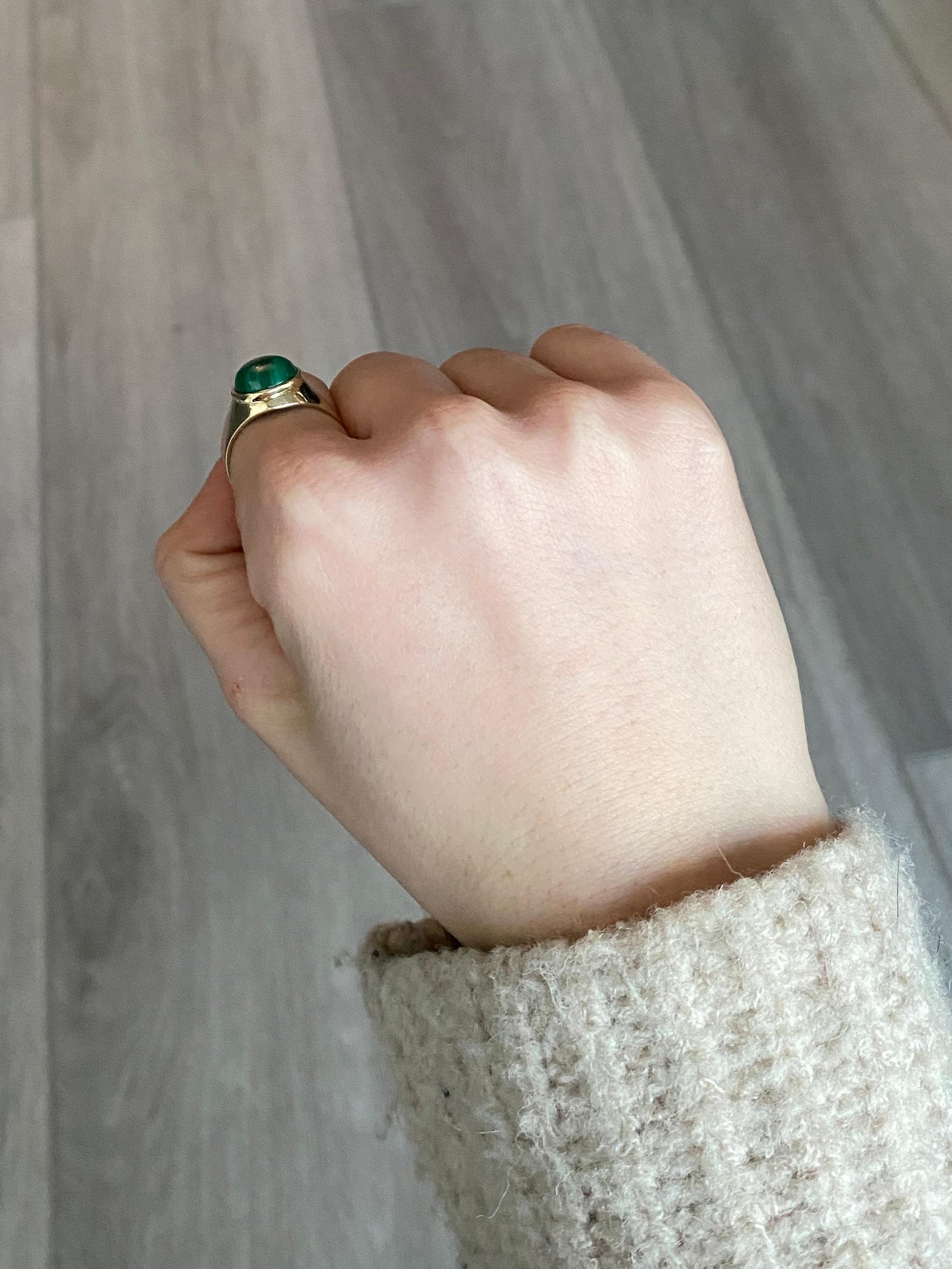 Antique Malachite and 9 Carat Gold Signet Ring 1