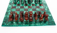 Ensemble d'échecs antique en malachite et pierre de sang avec planche en malachite 20ème siècle