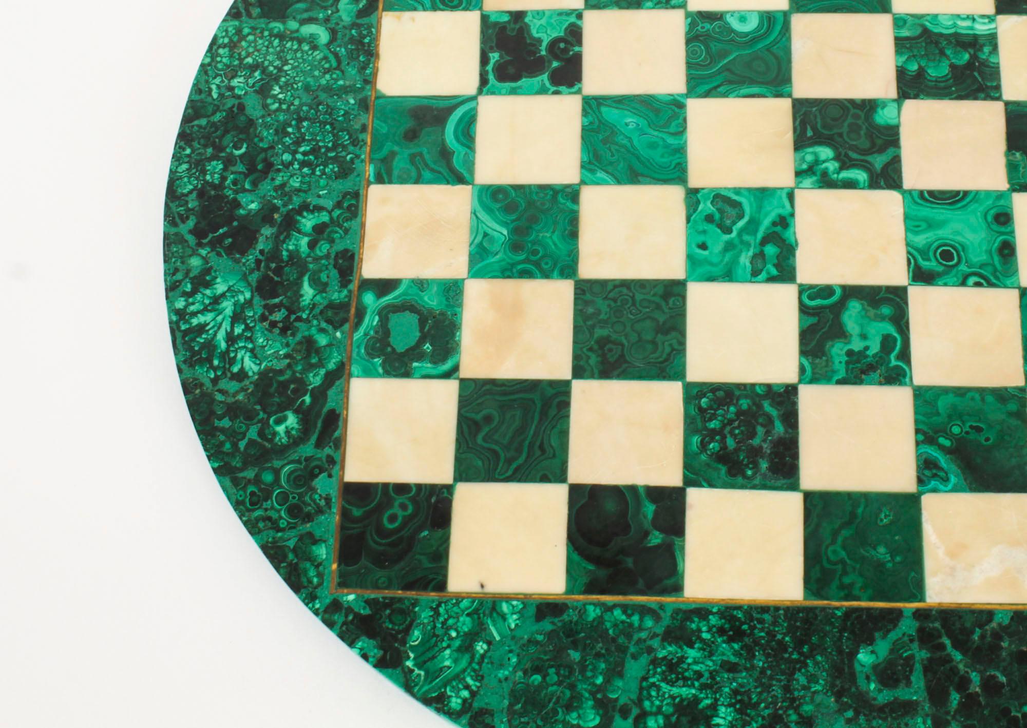 Marbre de Carrare Planche d'échecs ancienne en malachite et marbre de Carrare c.1920 20ème siècle