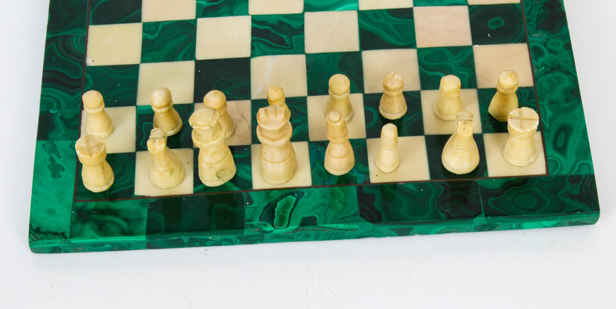 Antique Malachite & Carrara Marble Chess Board Early 20th Century In Good Condition In London, GB