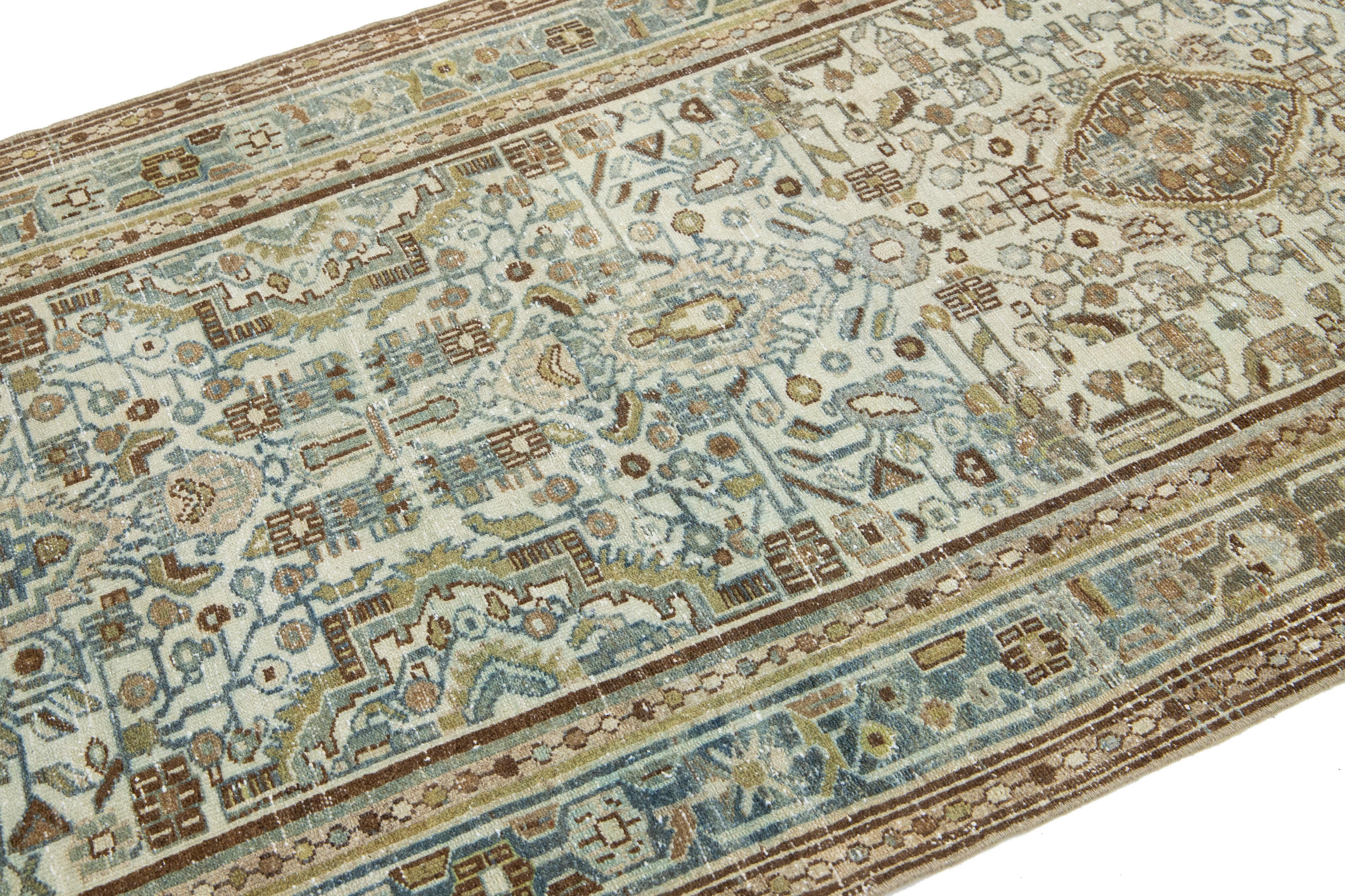 Antiker langer Malayer-Läufer aus Wolle in Beige mit Blumenmuster im Angebot 3