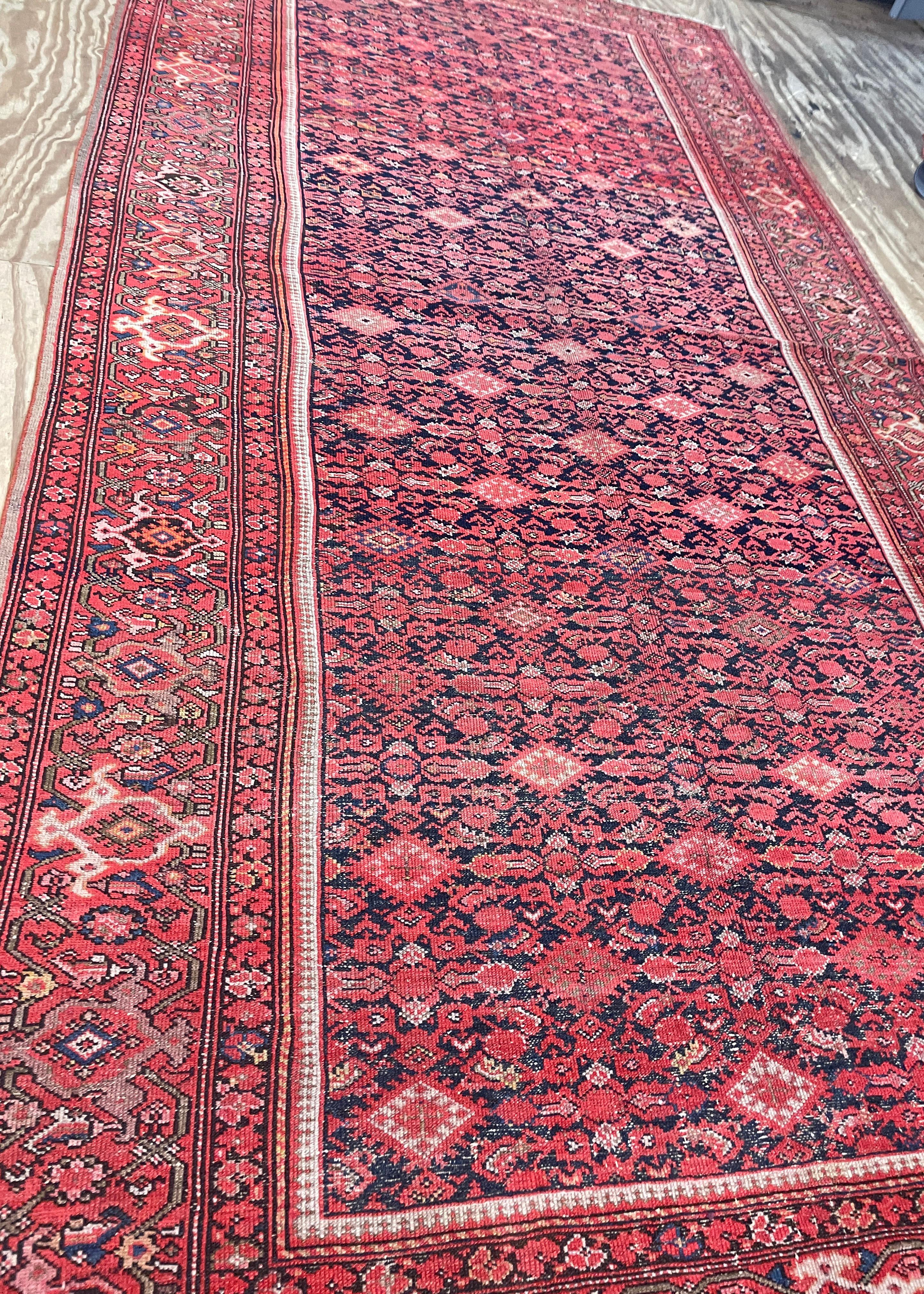 Antiker Malayer-Teppich im Angebot 3