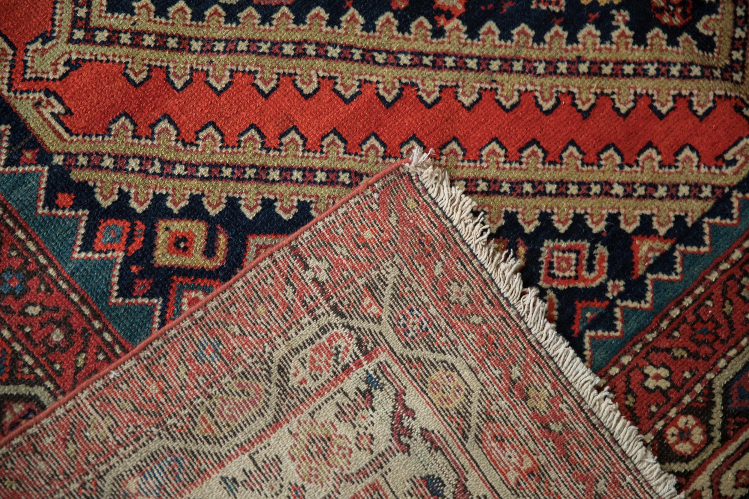 Antiker Malayer-Teppich im Angebot 4