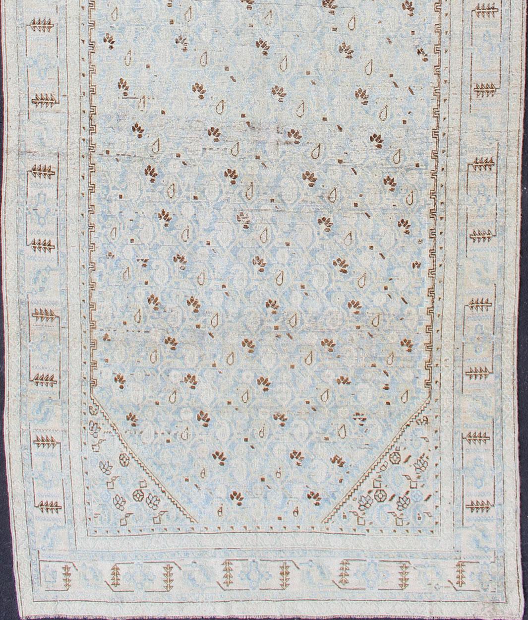 All-over Paisley motif antique Persian Gallery runner Malayer in tones of pale powder blue and ice blue, Gallery rug, antique Malayer Gallery Runner. Rug / SUS-2009-562, country of origin / type: Iran / Malayer, circa 1910.

This exceptionally