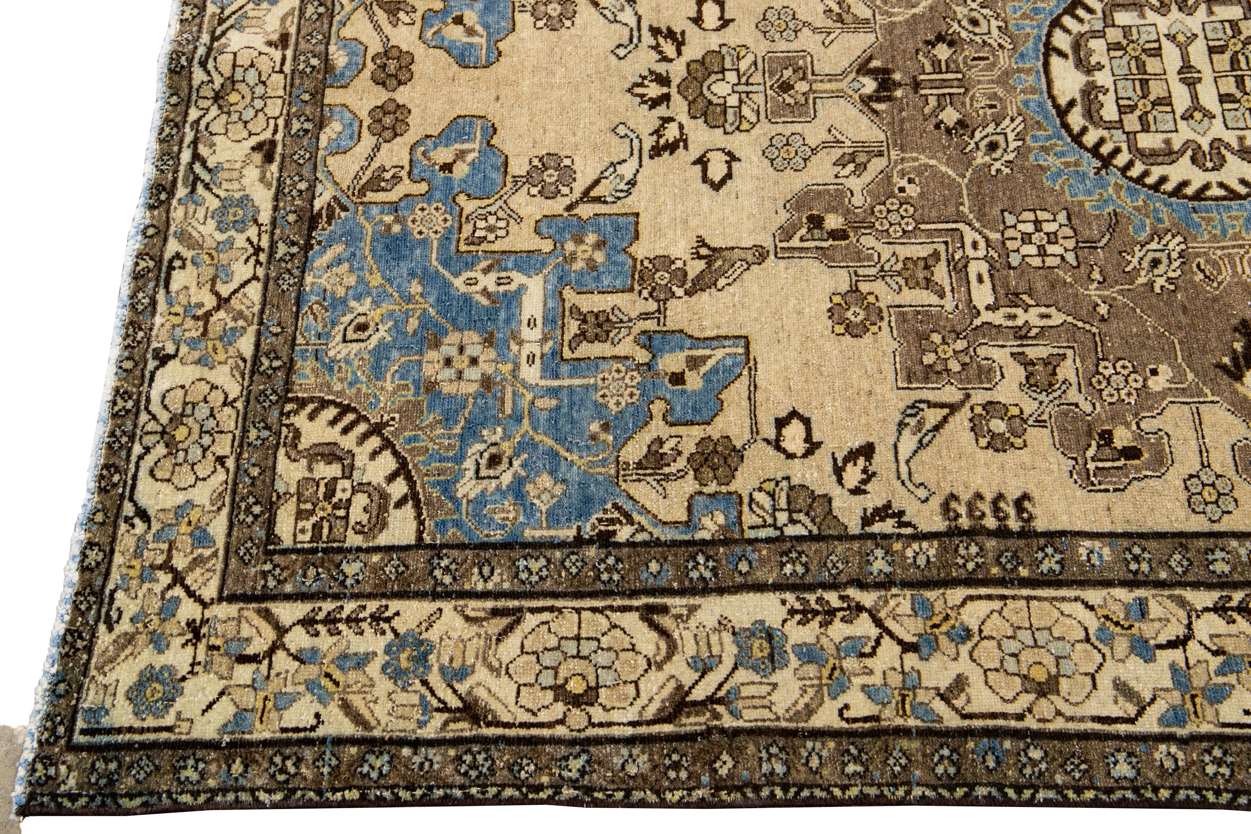 Perse Ancien tapis Malayer fait à la main avec un médaillon beige en vente