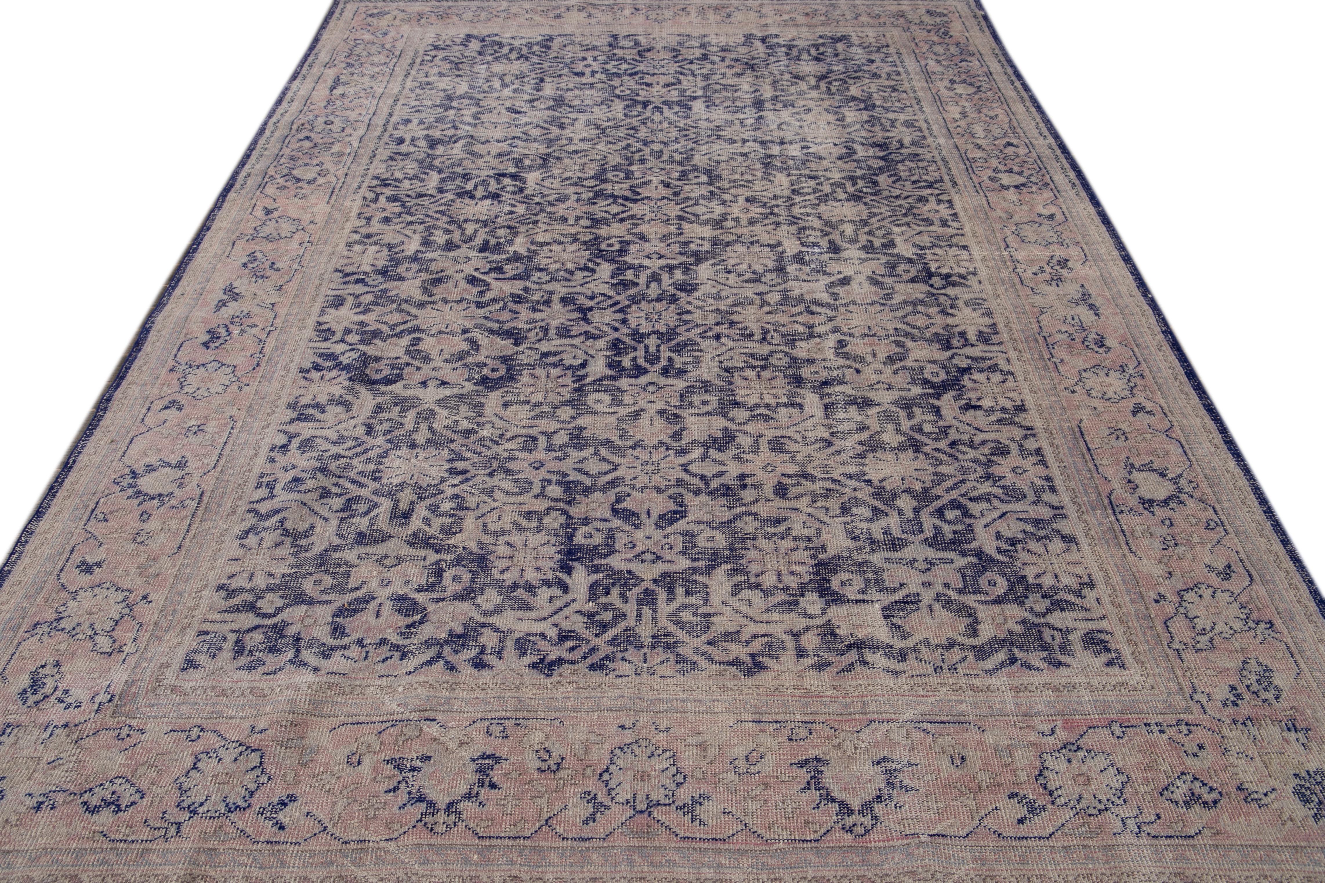Islamique Ancien tapis Malayer en laine à fleurs violettes fait à la main en vente