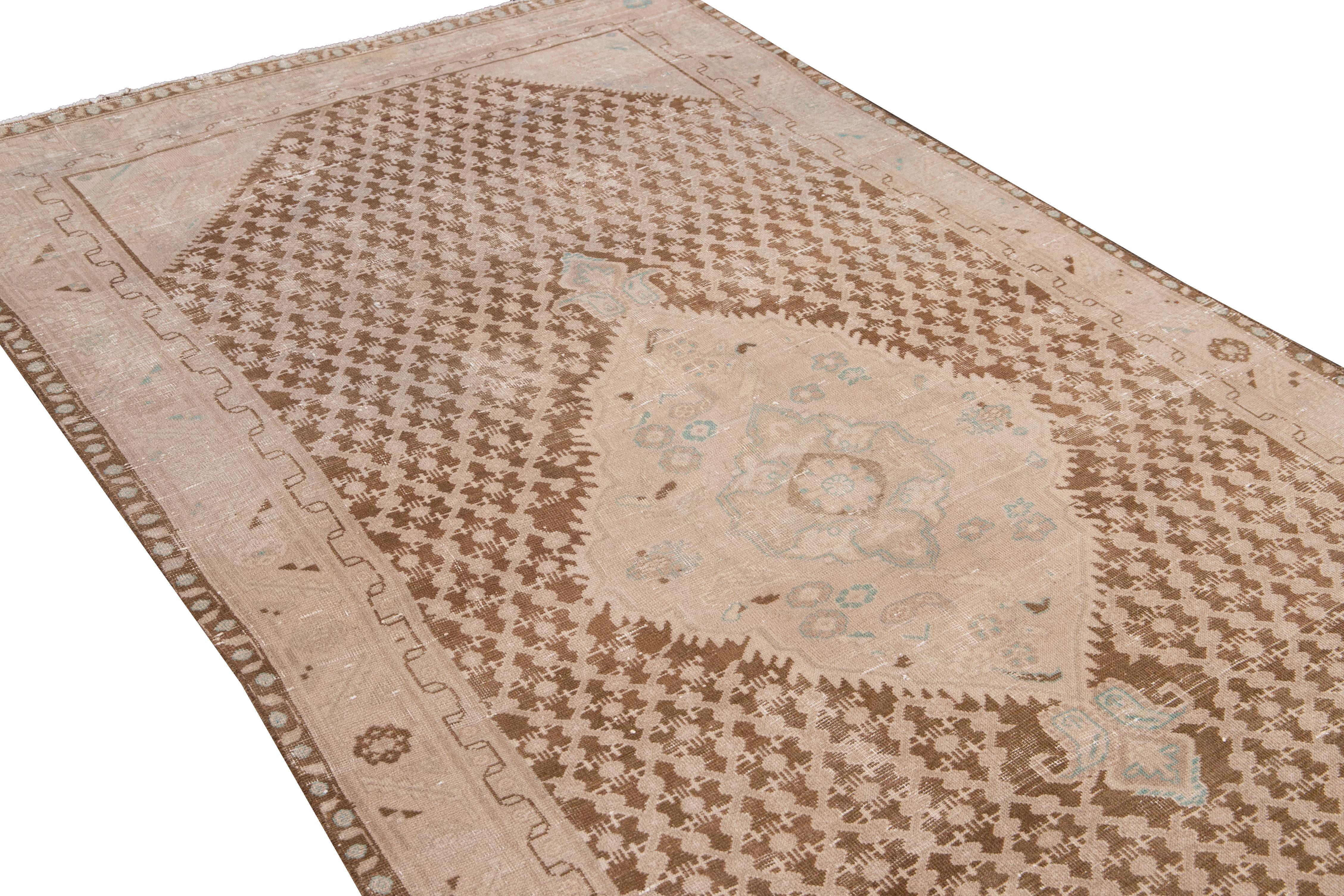 Antique Malayer Handmade Wool Runner For Sale 2