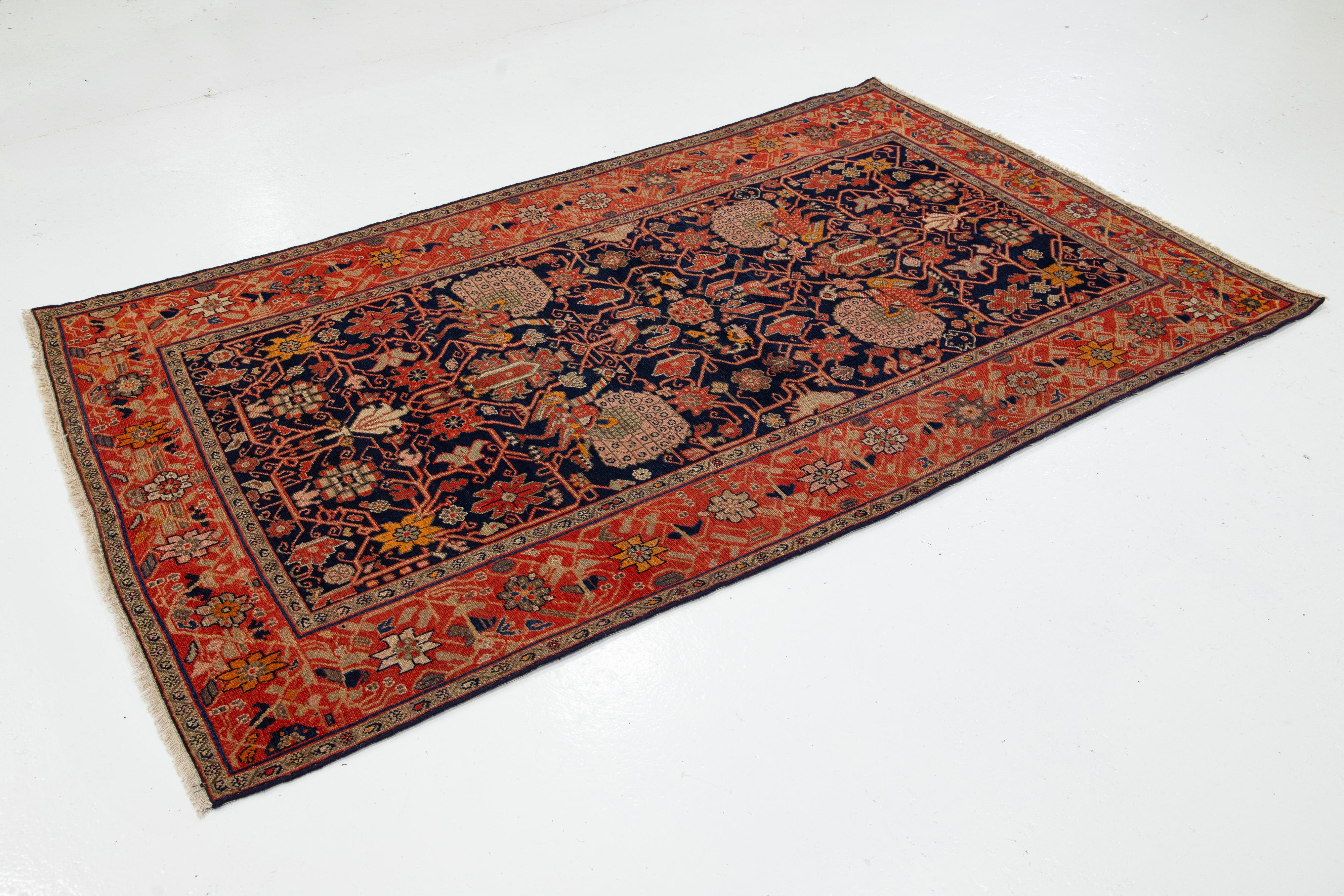 Antiker persischer Malayer-Wollteppich in Dunkelblau mit persischem Muster (Persisch) im Angebot