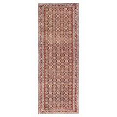 Tapis de couloir persan Malayer ancien avec motifs floraux