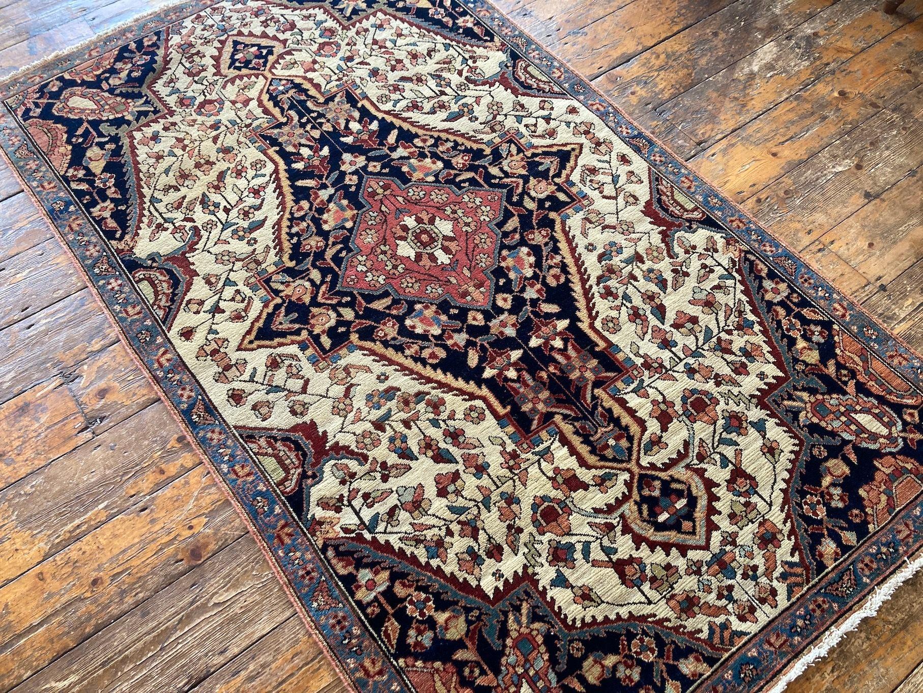 Early 20th Century Antique Malayer Rug 1.66m X 0.98m For Sale