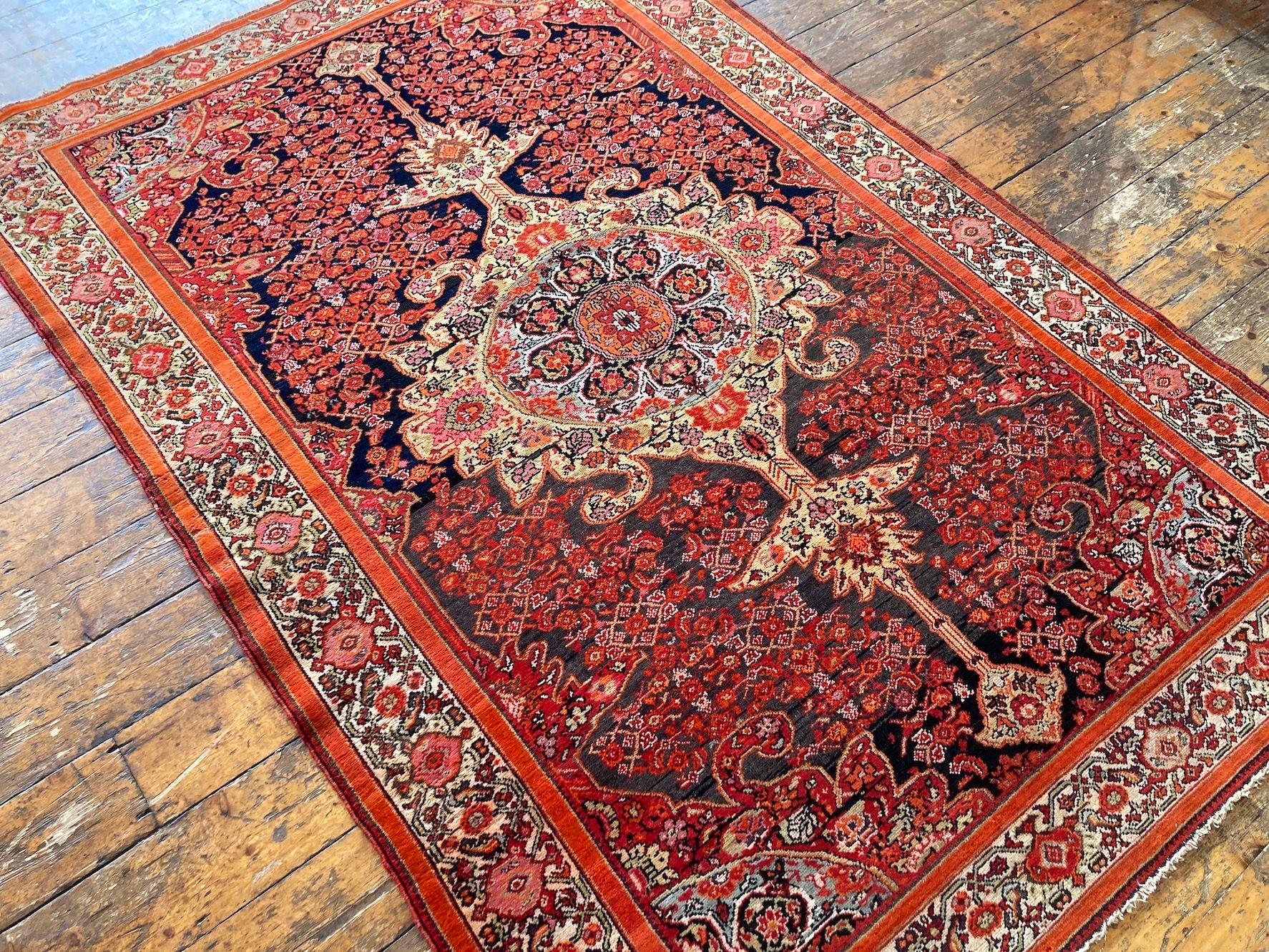 Antiker Malayer-Teppich 2,06 m x 1,40 m (Wolle) im Angebot