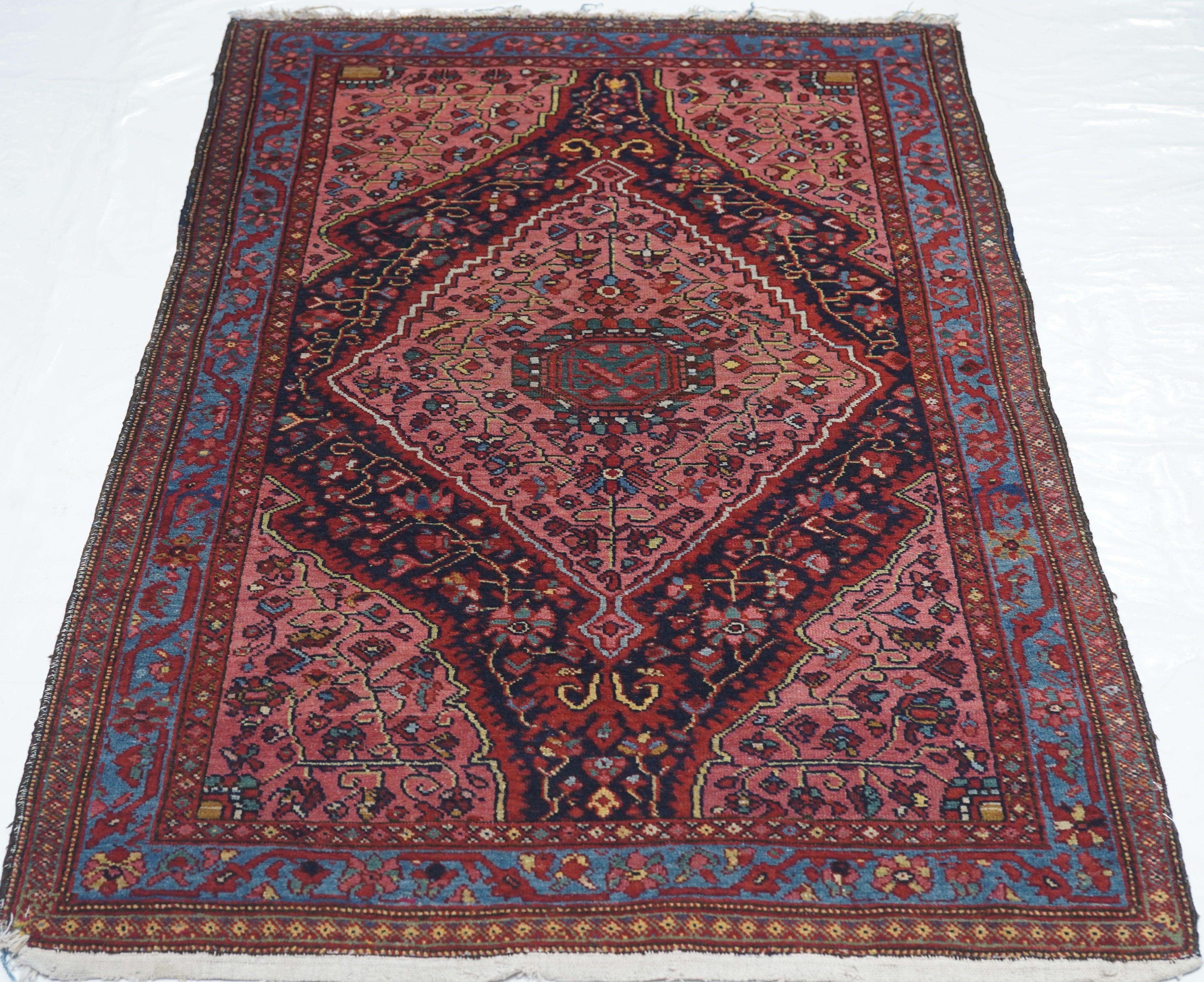 Antiker Malayer-Teppich 3'2'' x 5'1'' (19. Jahrhundert) im Angebot
