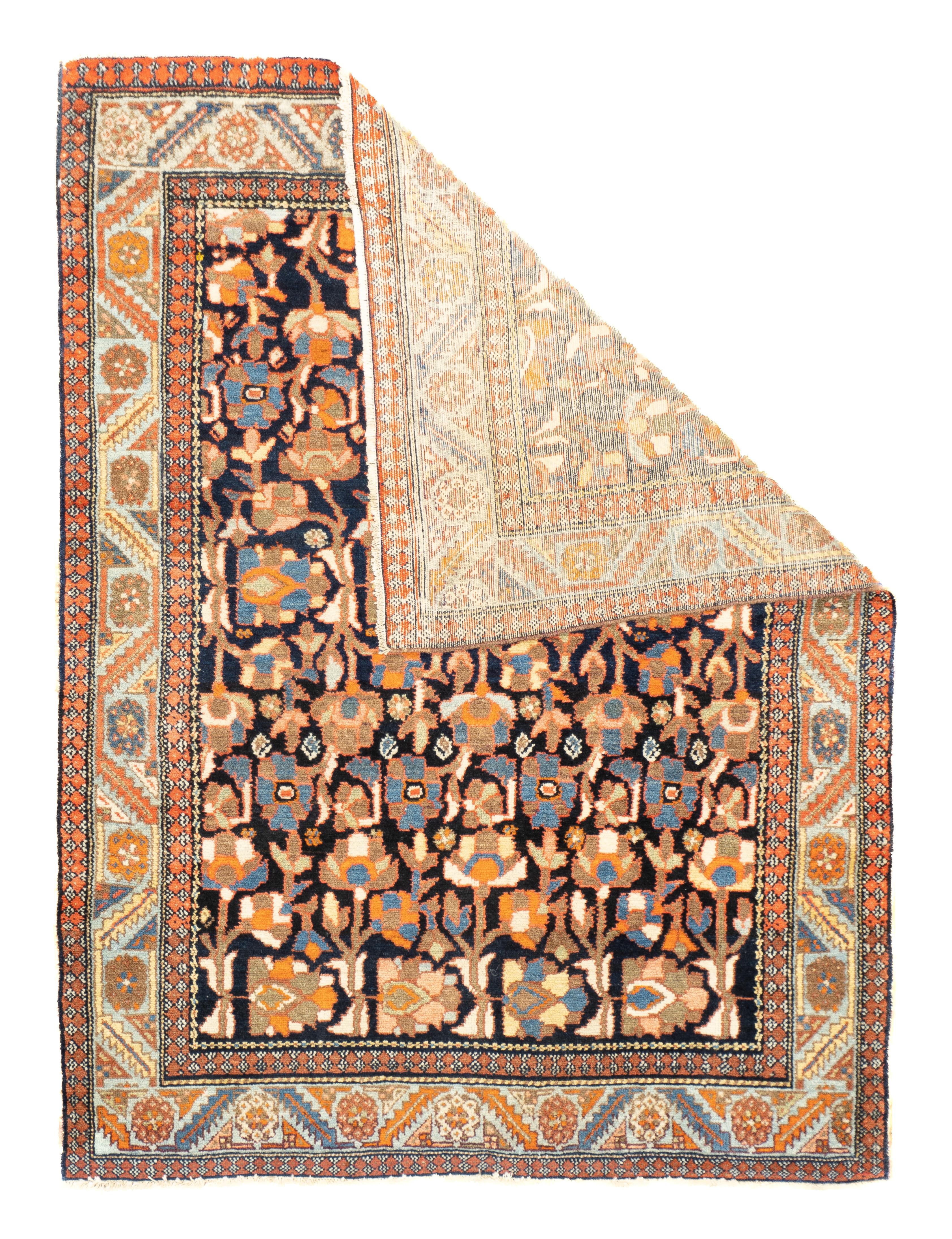 Tapis Malayer antique 3'6'' x 4'8''. Une grande ville de la région de tissage du Grand Hamadan, spécialisée dans la fabrication d'étendoirs à tissage simple, de pièces, de tapis de galerie, de tapis longs et de chemins de roulement occasionnels.