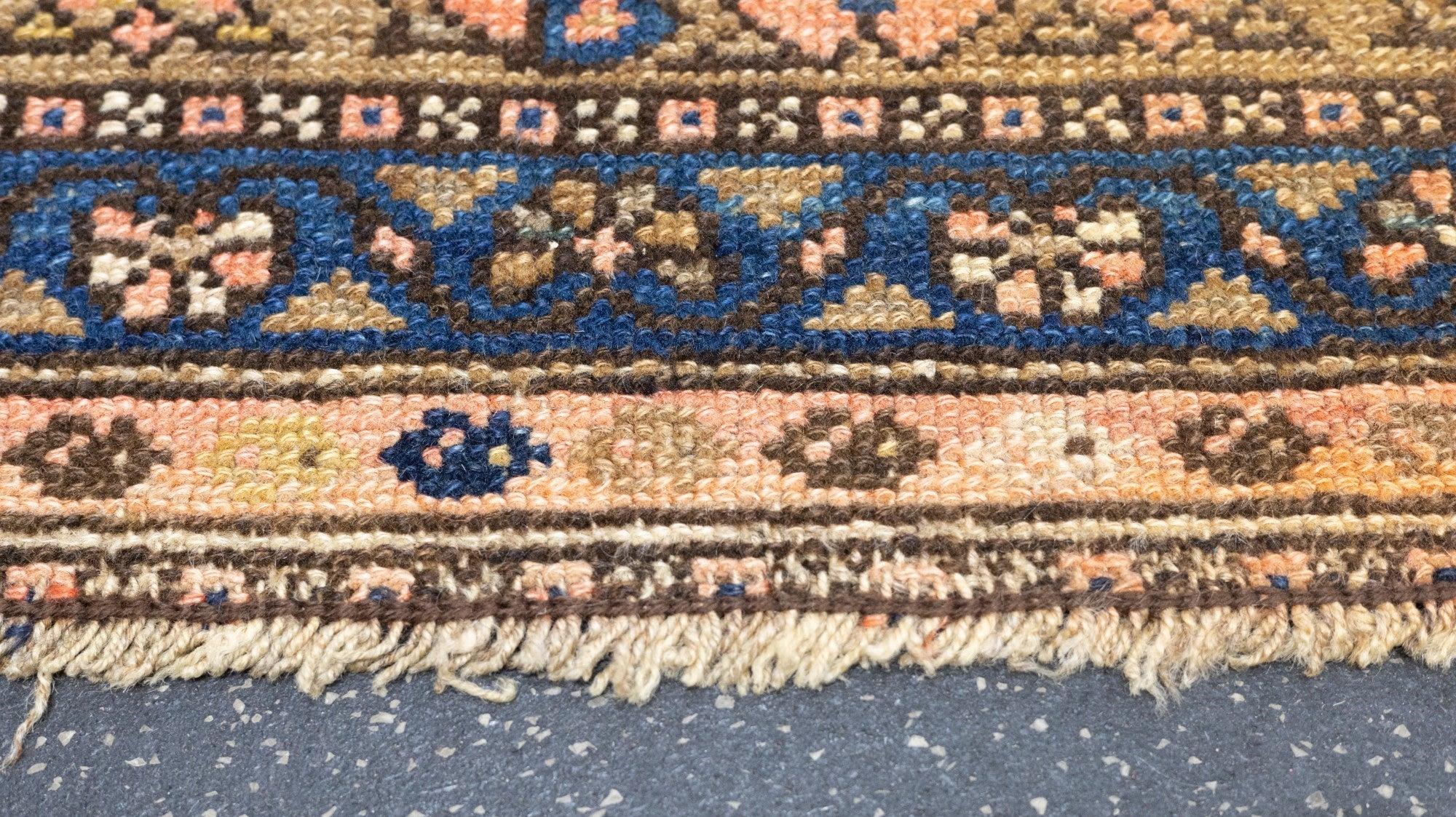 Antiker Malayer-Teppich 4'0