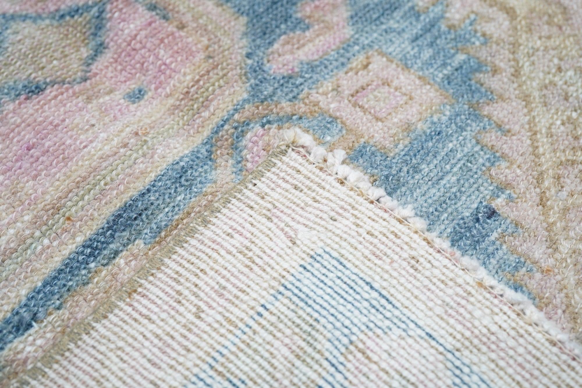 Antiker Malayer-Teppich 4'1'' x 6'2'' im Angebot 1