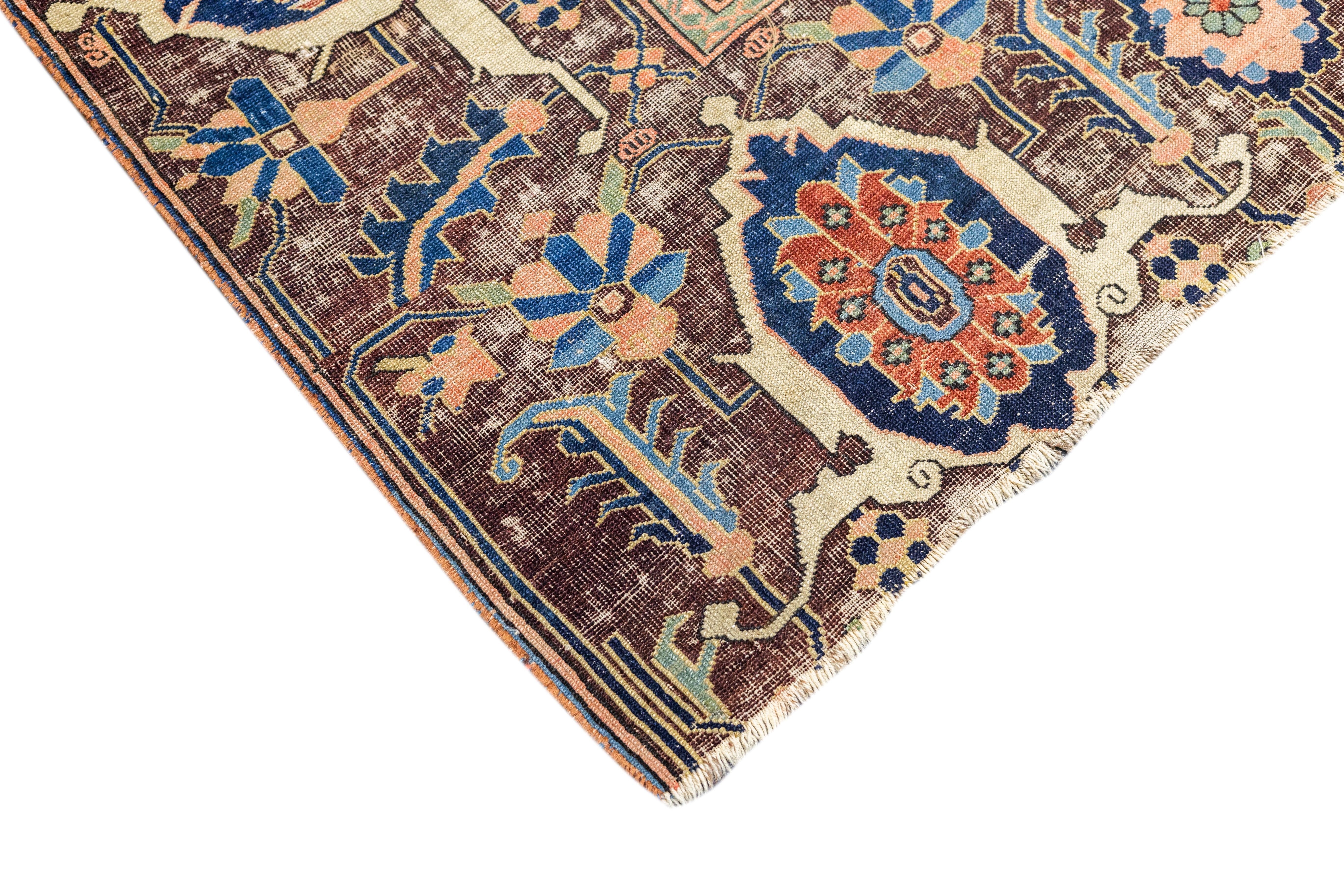 Antiker Malayer-Teppich 4'1'' x 6'3'' (Persisch) im Angebot