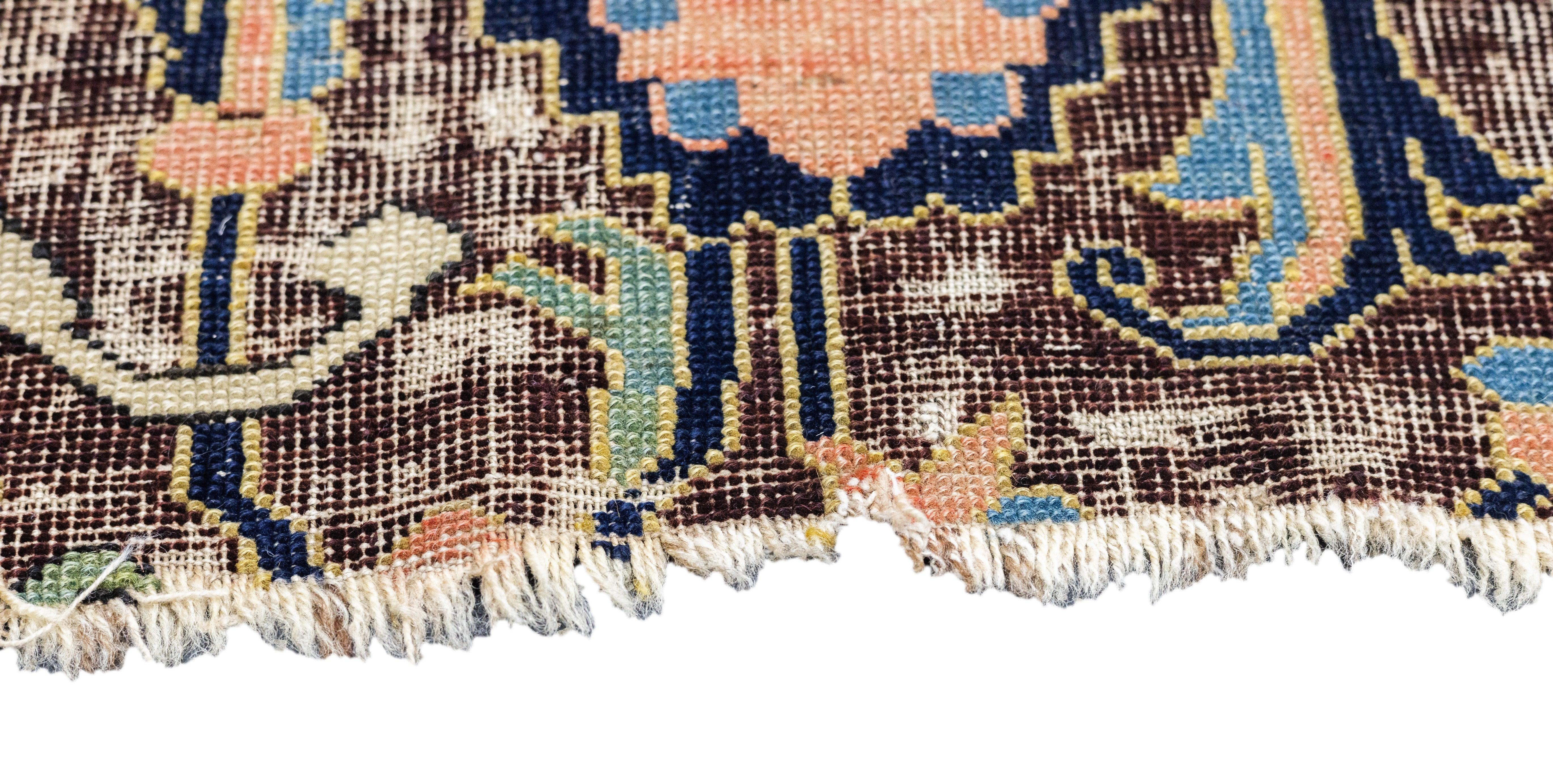 Antiker Malayer-Teppich 4'1'' x 6'3'' (Handgeknüpft) im Angebot