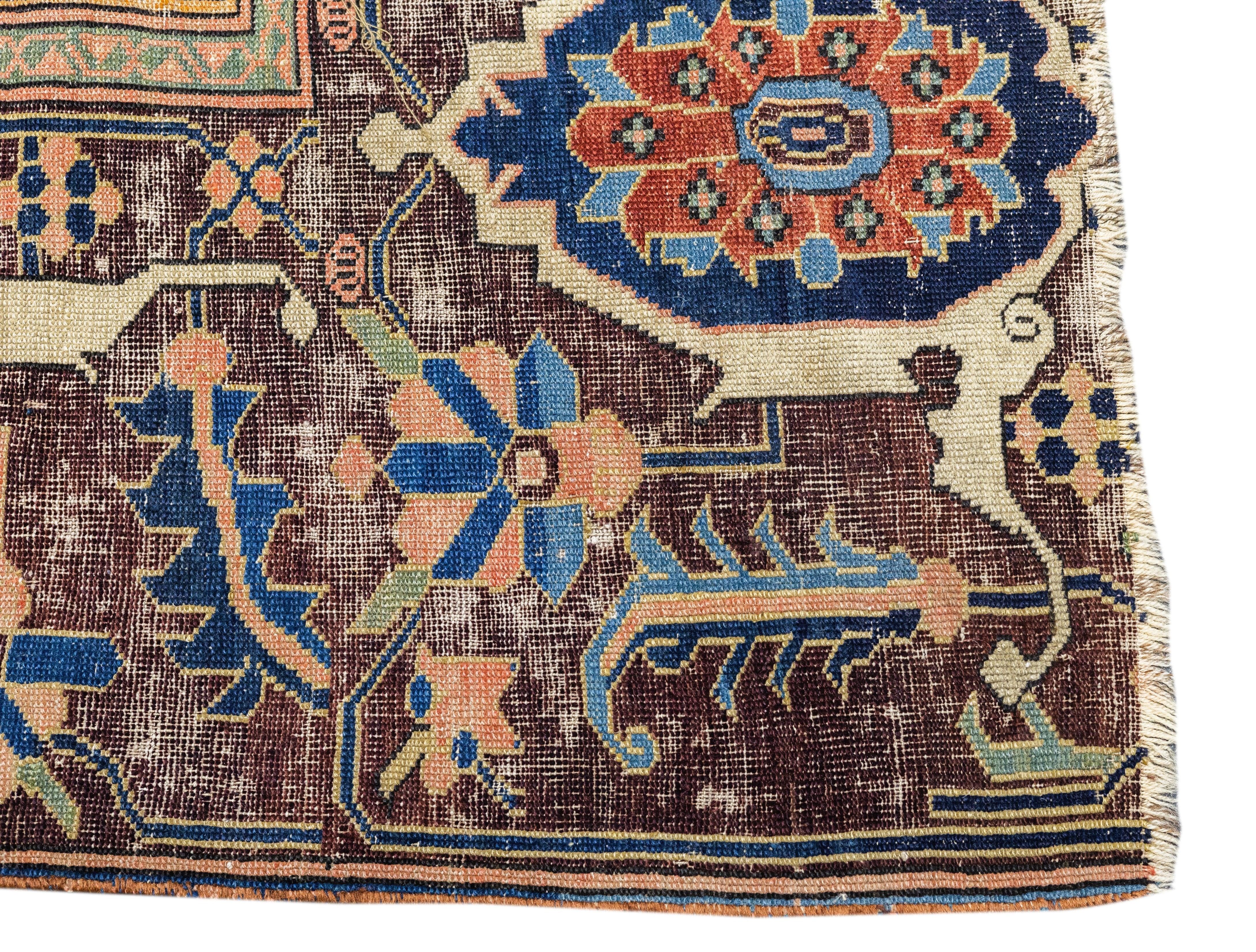 Antiker Malayer-Teppich 4'1'' x 6'3'' (Wolle) im Angebot