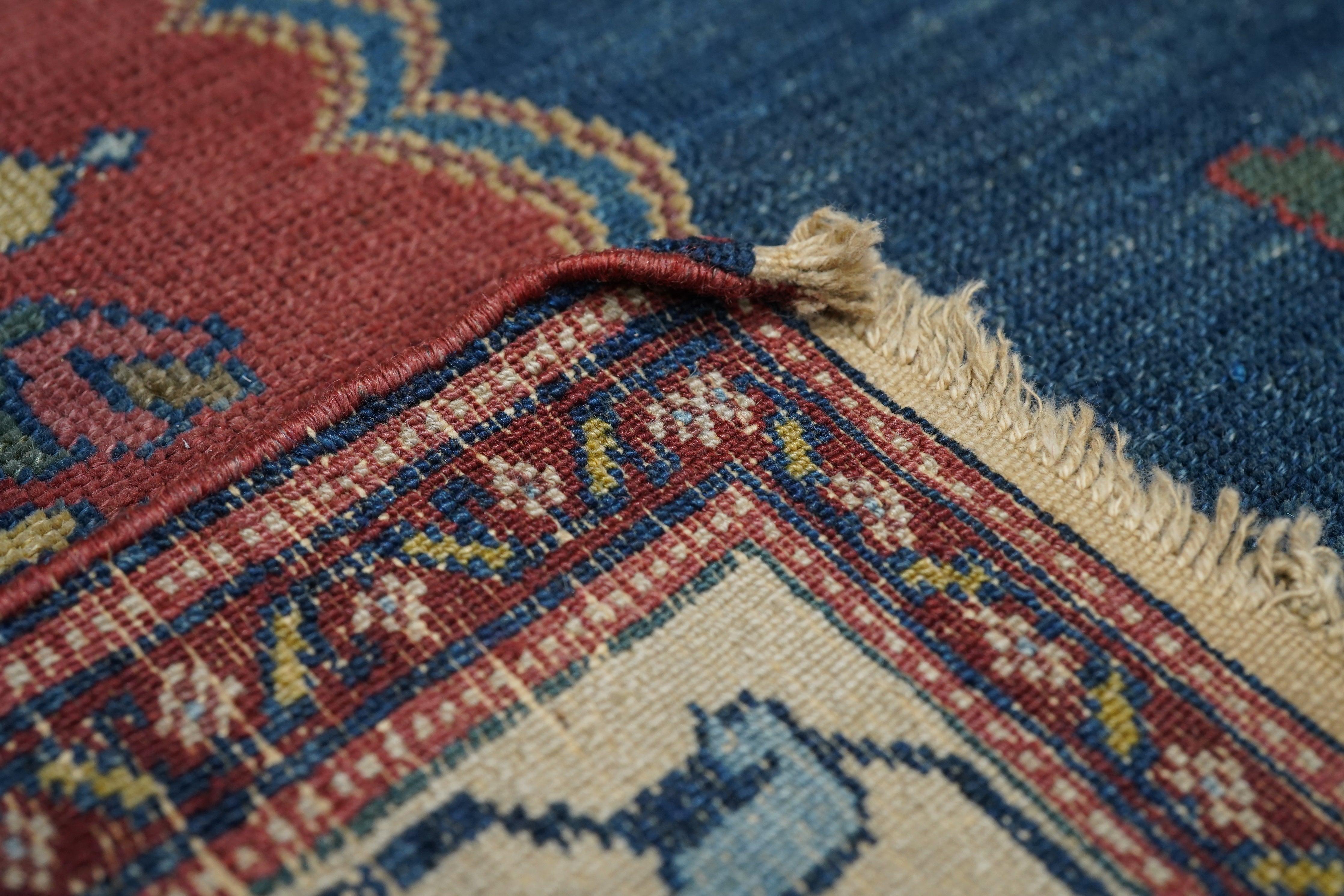 Antiker Malayer-Teppich 4'2'' x 6'2'' (19. Jahrhundert) im Angebot
