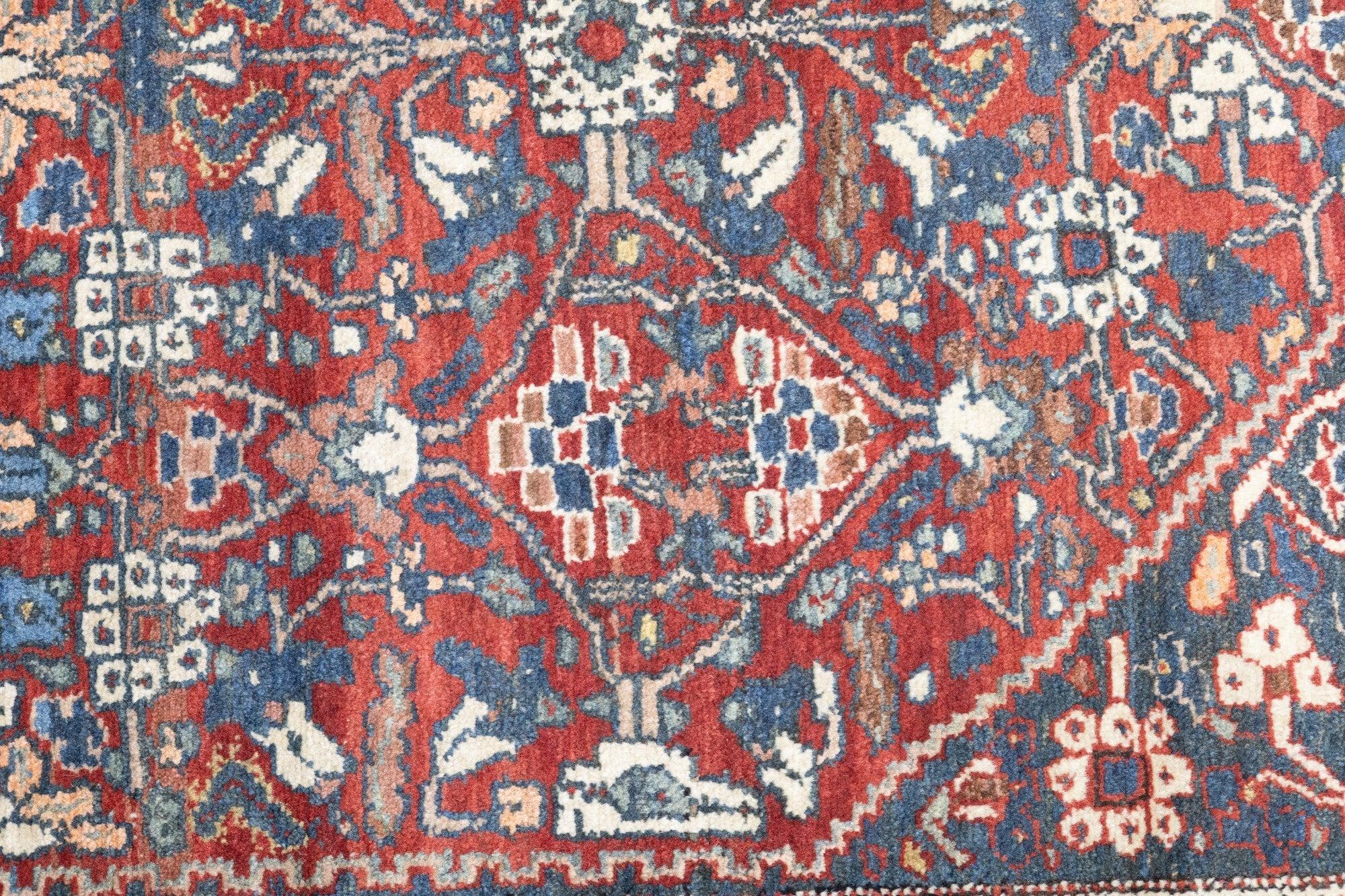 Antiker Malayer-Teppich 4'2'' x 6'5'' (Handgeknüpft) im Angebot