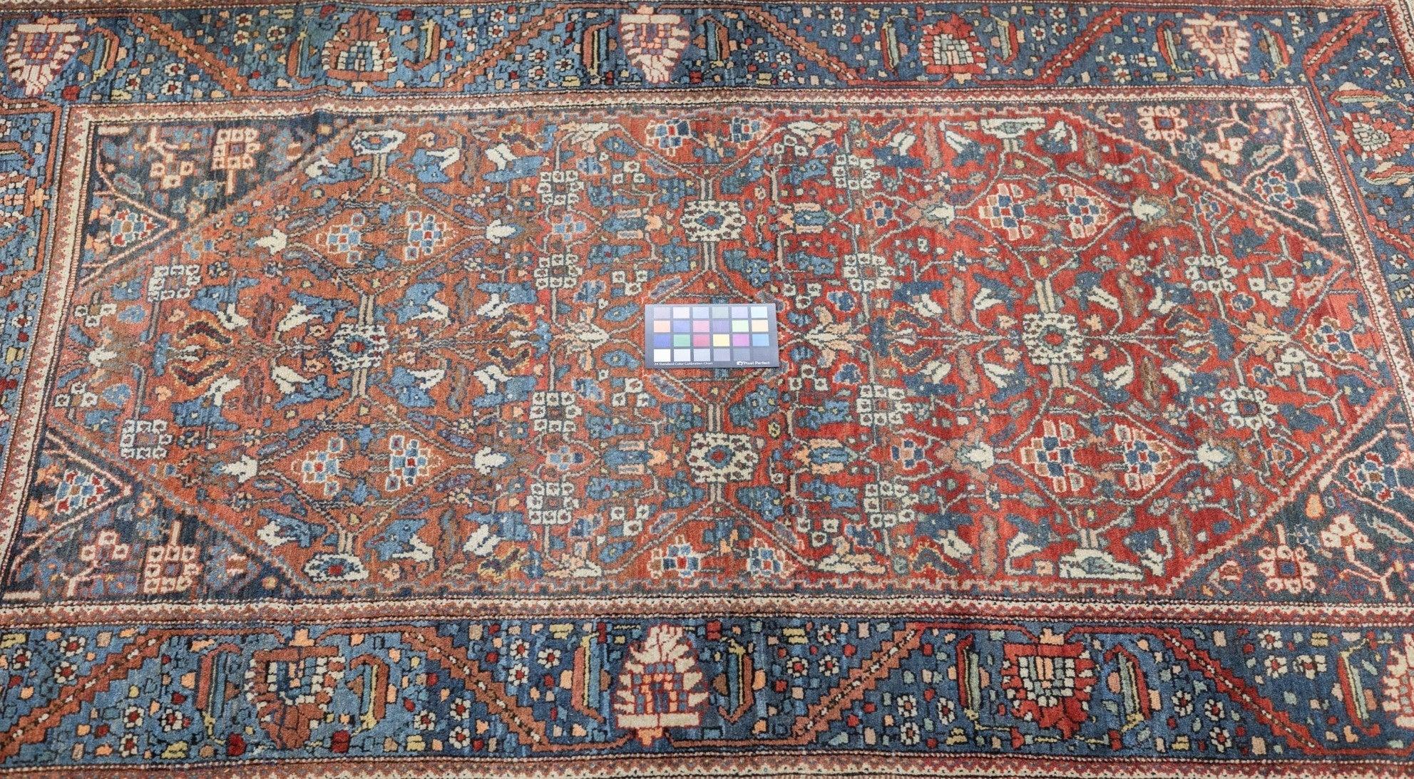 Antiker Malayer-Teppich 4'2'' x 6'5'' im Zustand „Gut“ im Angebot in New York, NY