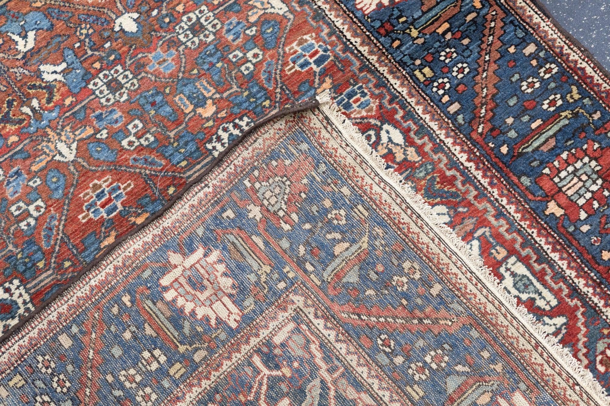 Antiker Malayer-Teppich 4'2'' x 6'5'' (19. Jahrhundert) im Angebot