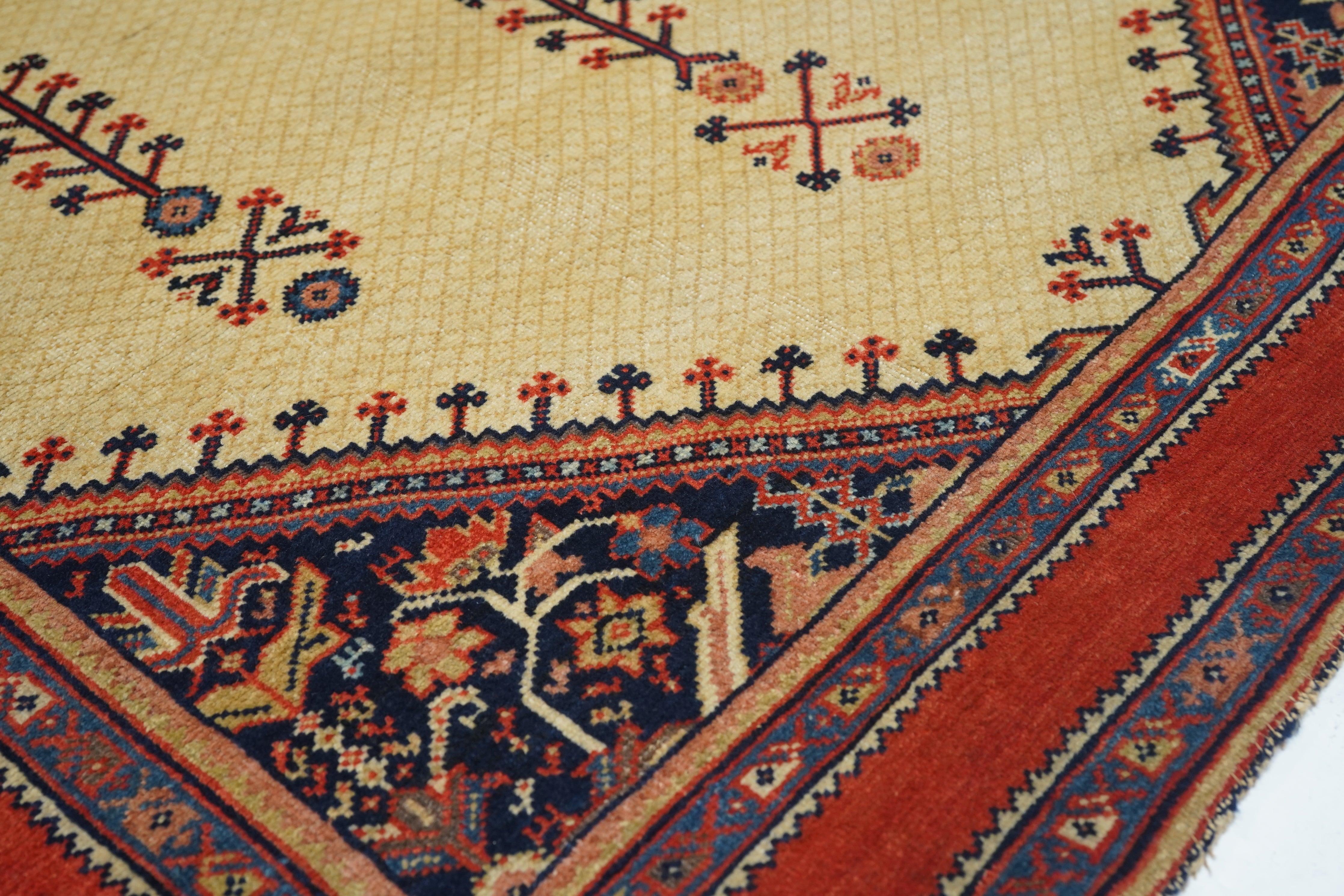 Antiker Malayer-Teppich 4'2'' x 6'8'' (Handgeknüpft) im Angebot