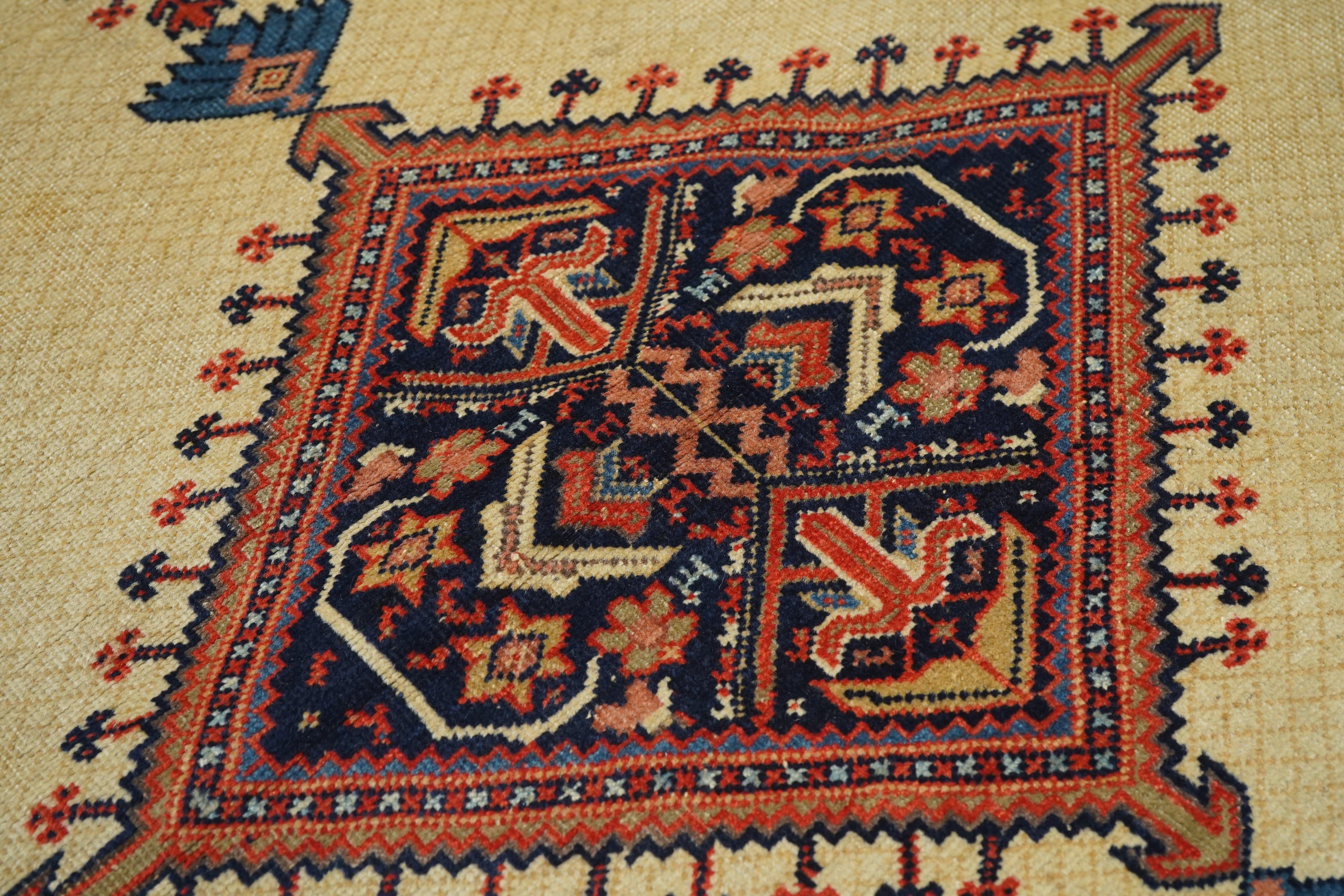 Antiker Malayer-Teppich 4'2'' x 6'8'' (Wolle) im Angebot