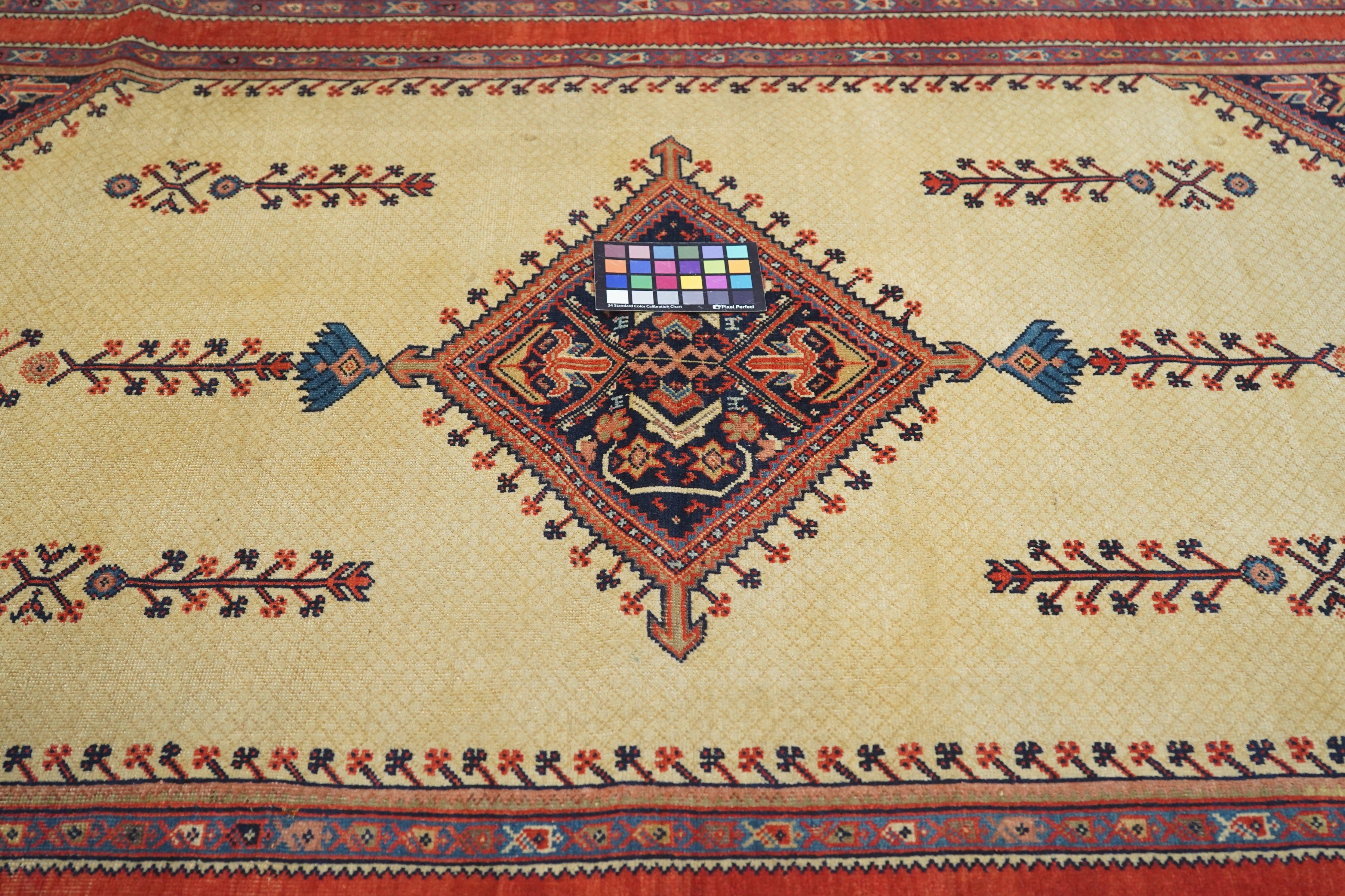 Antiker Malayer-Teppich 4'3'' x 6'7'' (Wolle) im Angebot