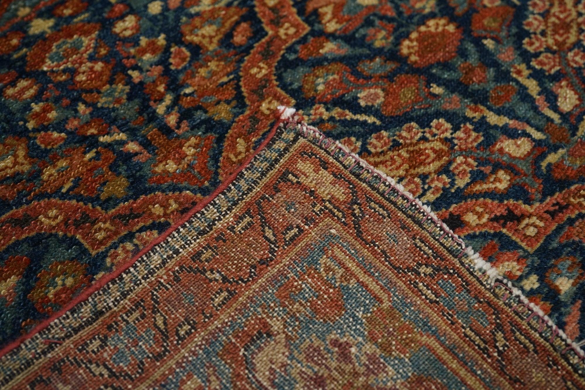 Antiker Malayer-Teppich 4'4'' x 6'6'' im Angebot 3