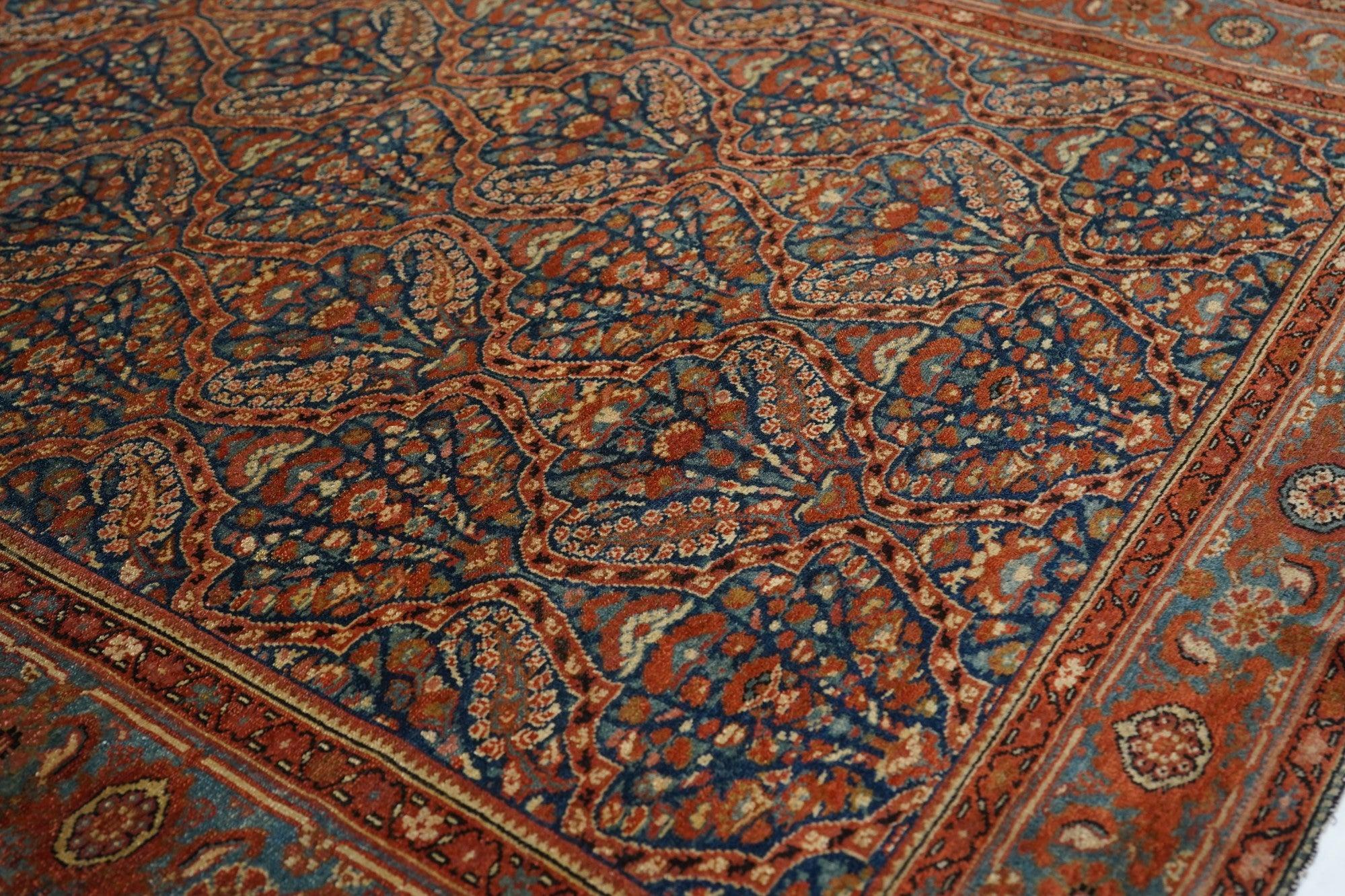 Antiker Malayer-Teppich 4'4'' x 6'6'' im Zustand „Gut“ im Angebot in New York, NY