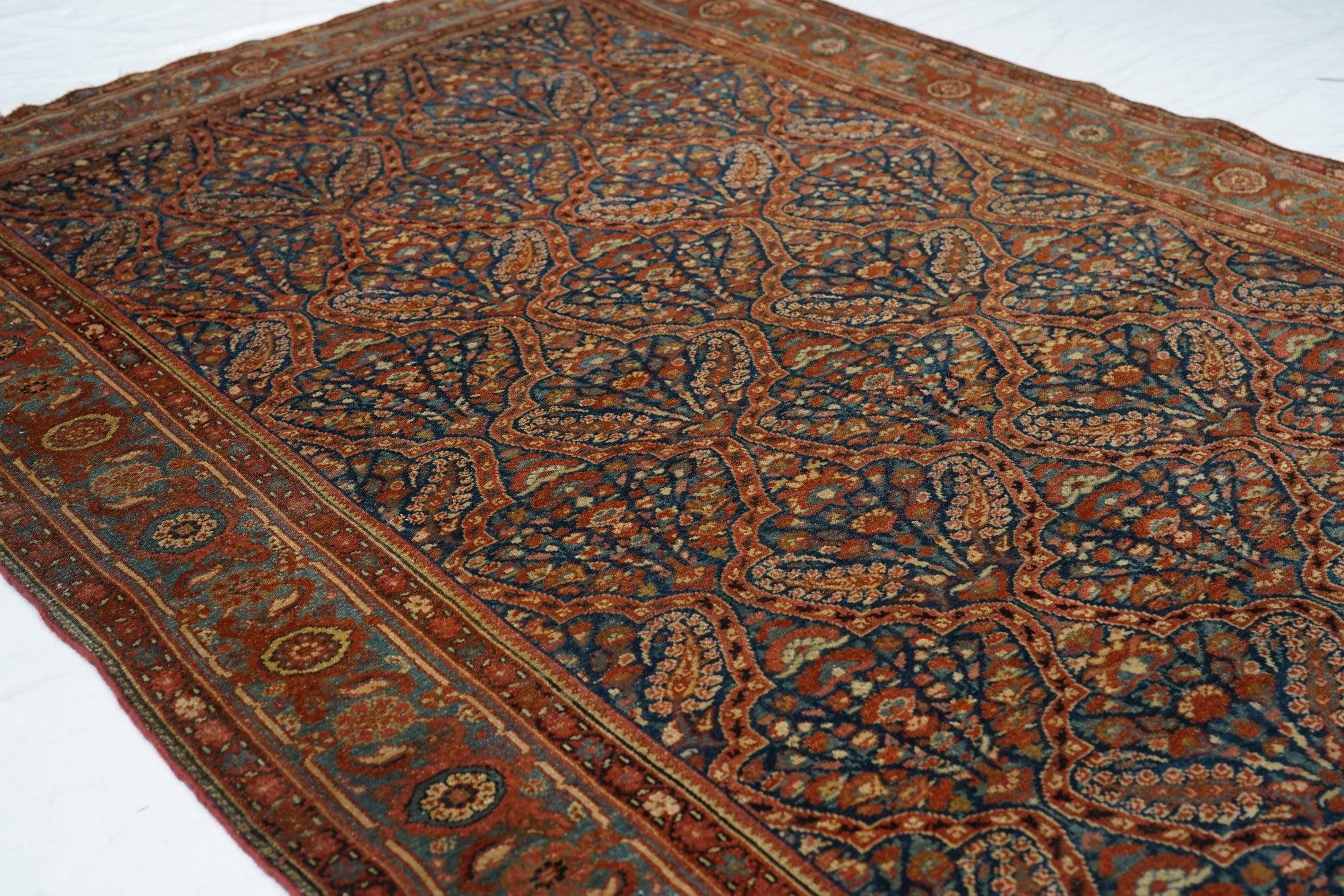 Antiker Malayer-Teppich 4'4'' x 6'6'' (20. Jahrhundert) im Angebot