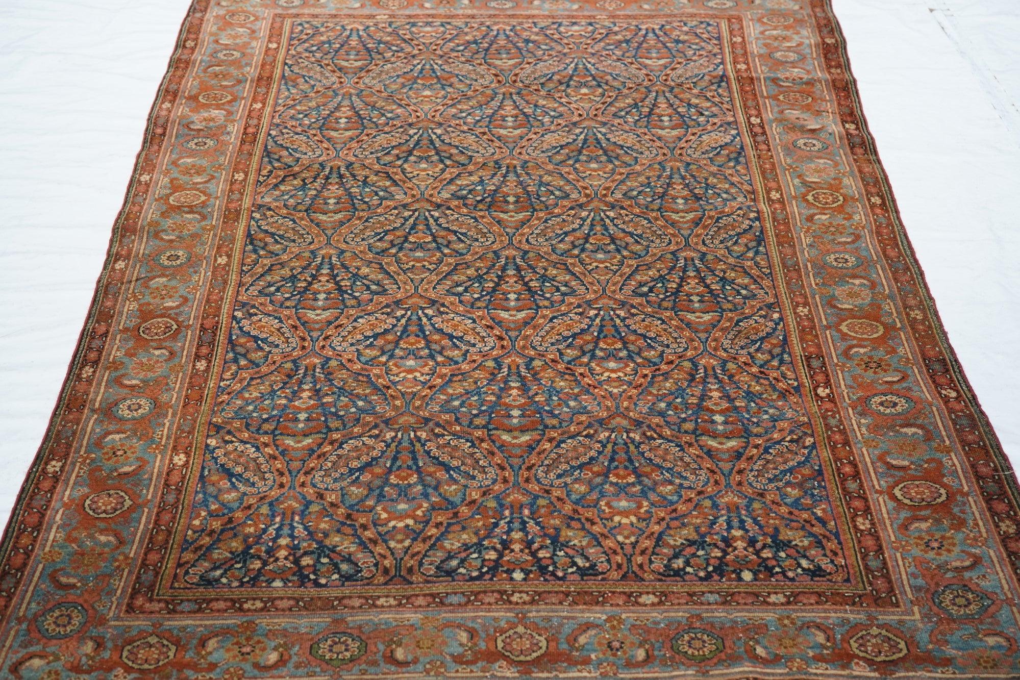 Antiker Malayer-Teppich 4'4'' x 6'6'' im Angebot 1