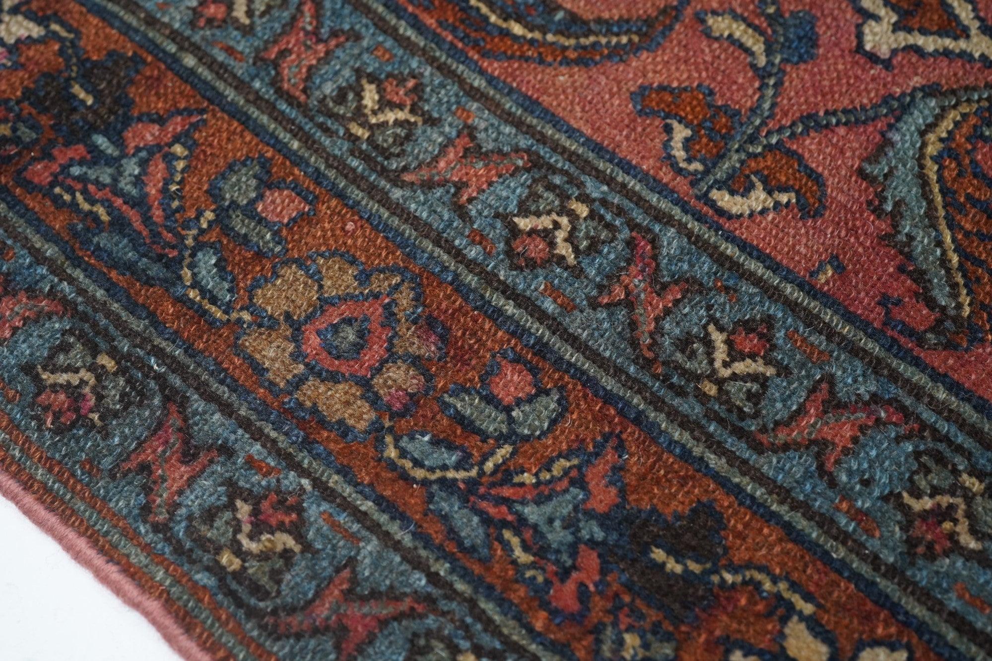 Antiker Malayer-Teppich 4'7'' x 6'5'' (Handgeknüpft) im Angebot