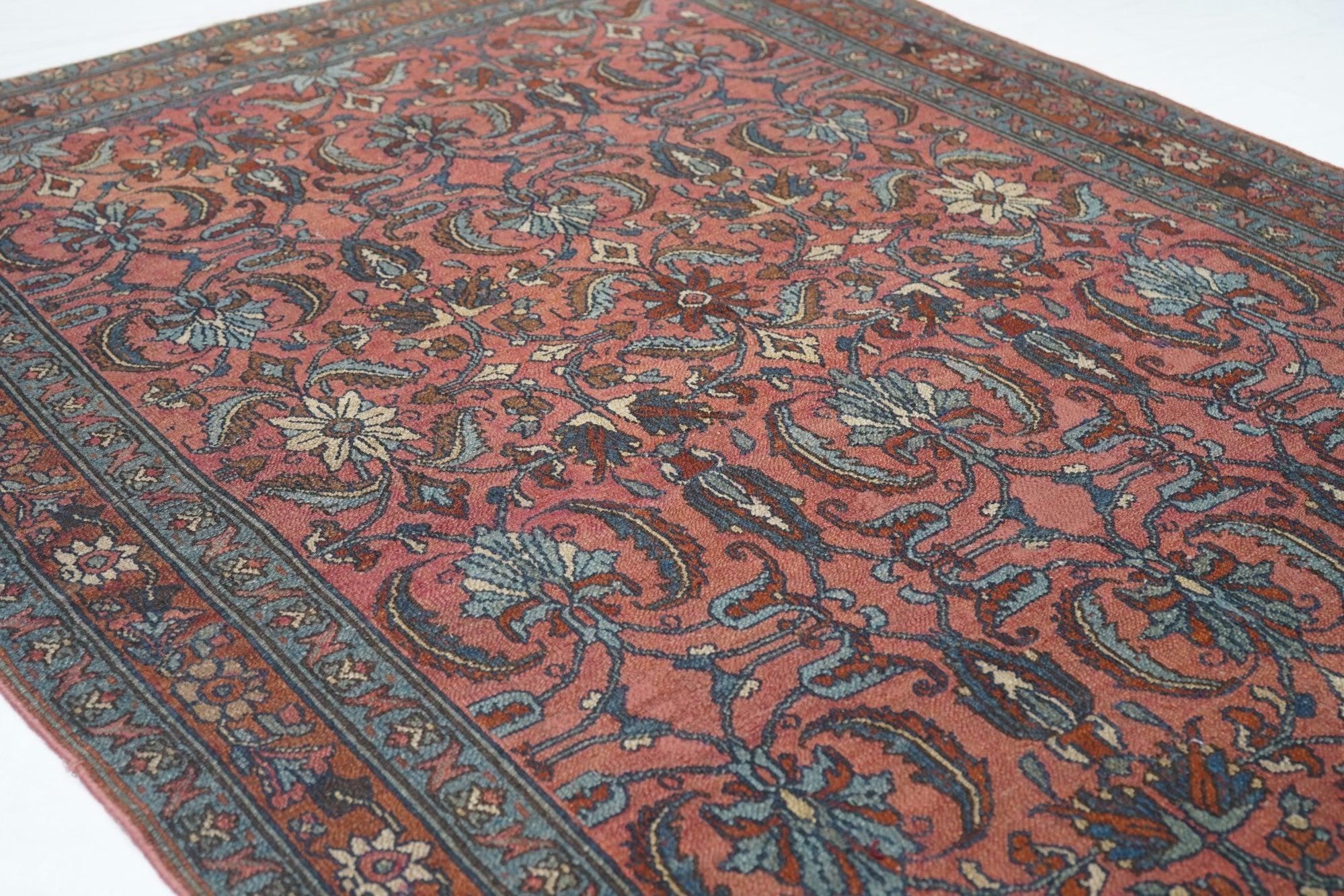 Antiker Malayer-Teppich 4'7'' x 6'5'' (20. Jahrhundert) im Angebot