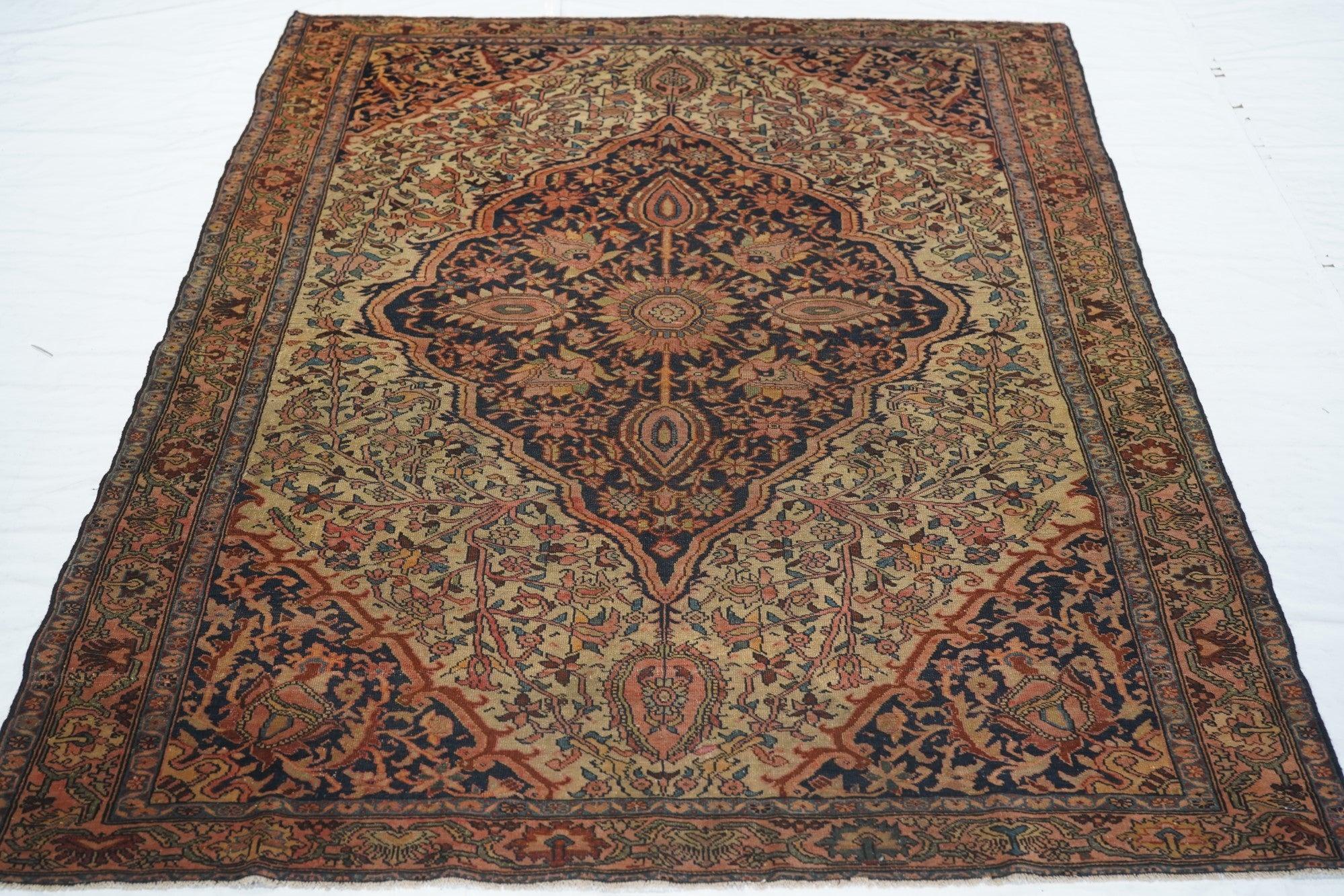 Antiker Malayer-Teppich 4'7'' x 6'8'' (Wolle) im Angebot
