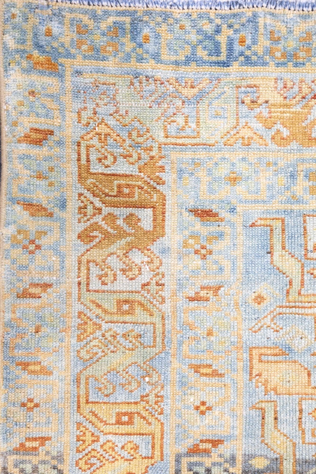 Antiker Malayer-Teppich 5'3'' x 8'11'' (Persisch) im Angebot