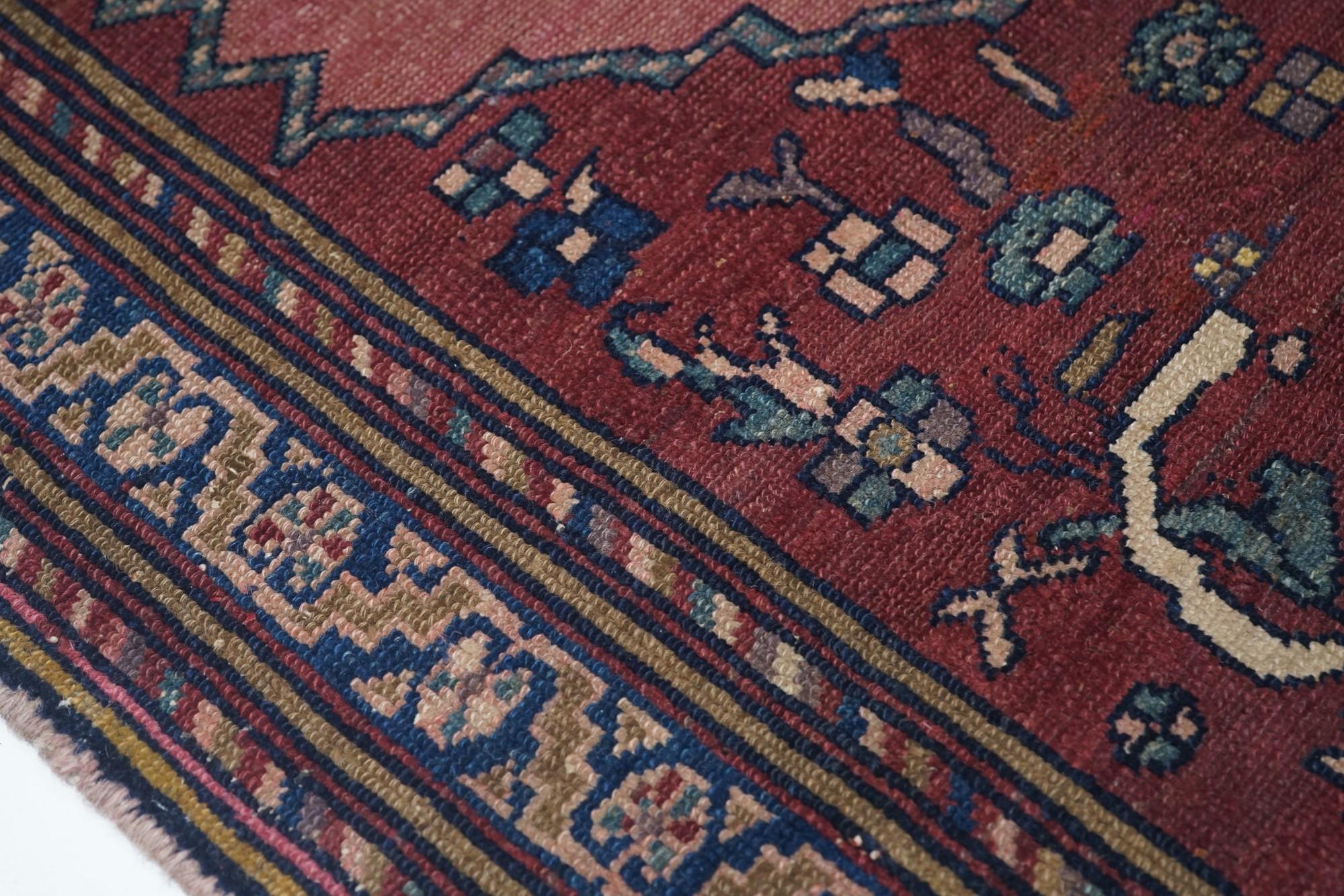 Early 20th Century Antique Malayer Rug For Sale