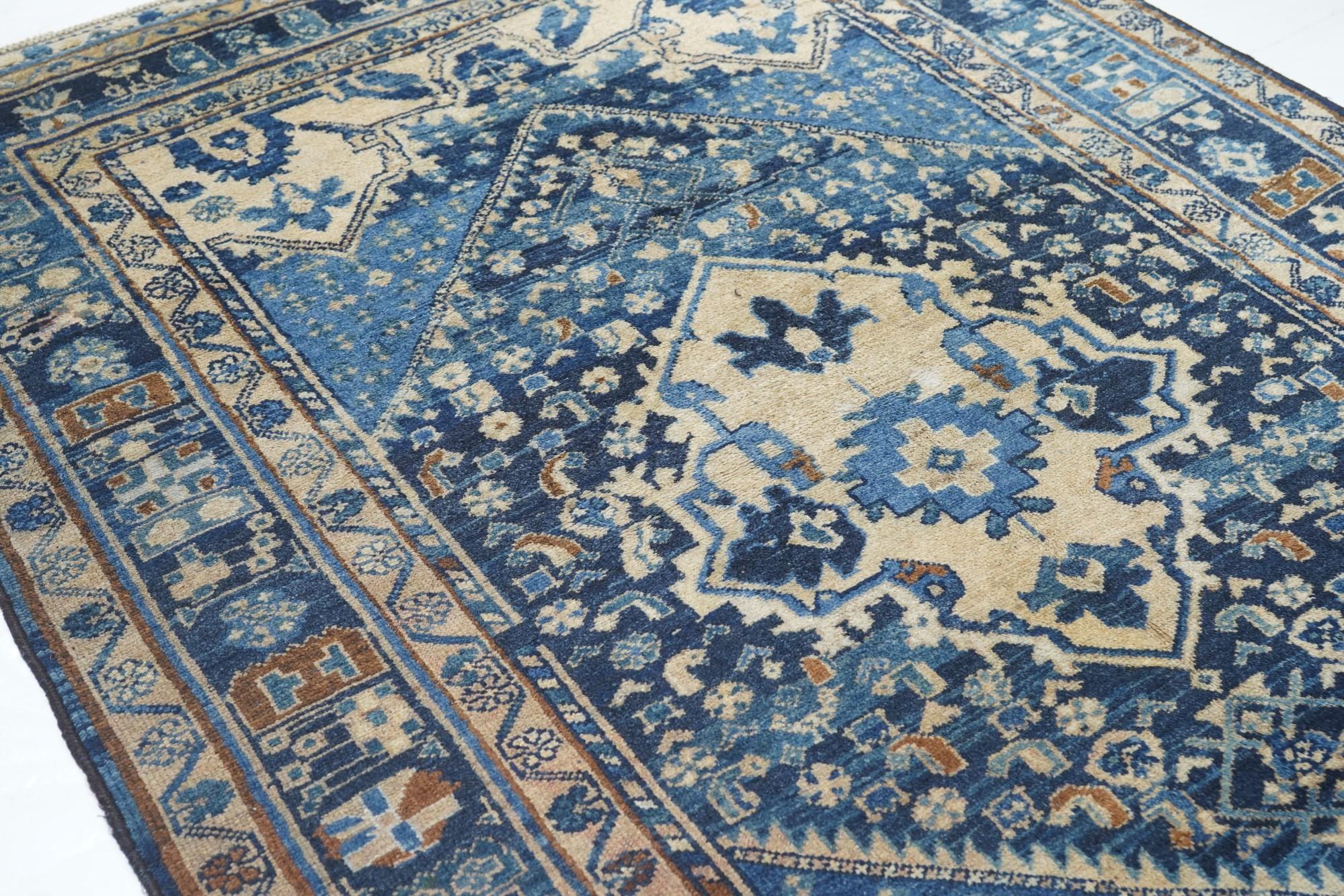 Antique Malayer Rug 5'4'' x 7'6'' For Sale 1