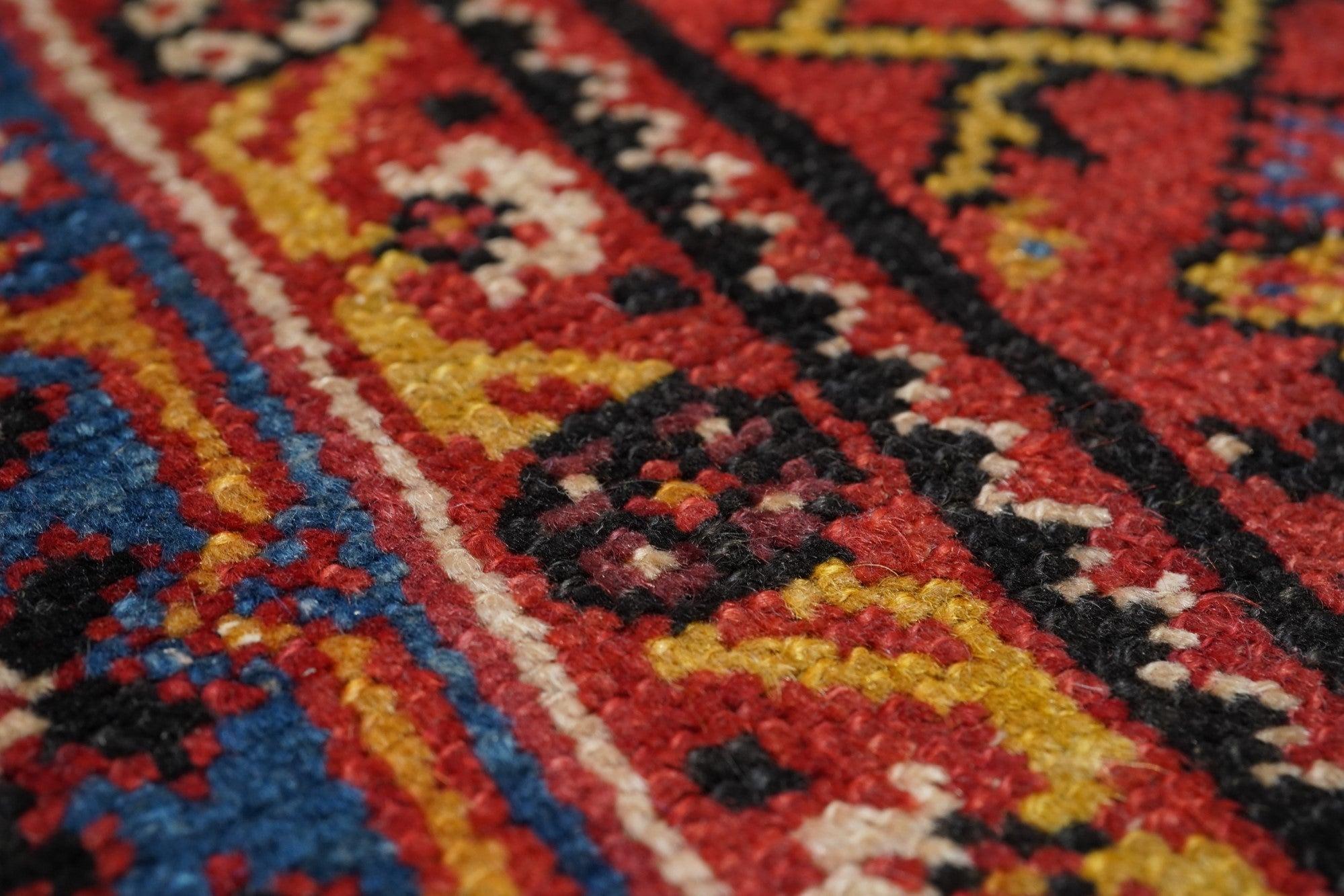 Antiker Malayer-Teppich 6'5'' x 15'0'' (Handgeknüpft) im Angebot