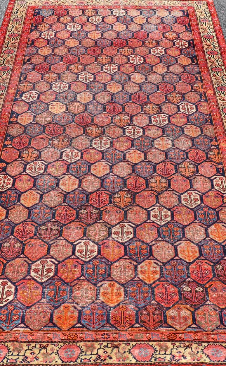 Antique Malayer Rug in Soft Tones in Wool with Sub-Geometric Paisley Design For Sale 5